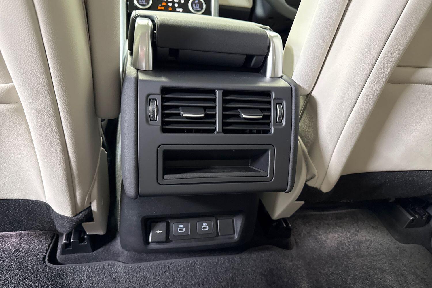 Land Rover Discovery view 31