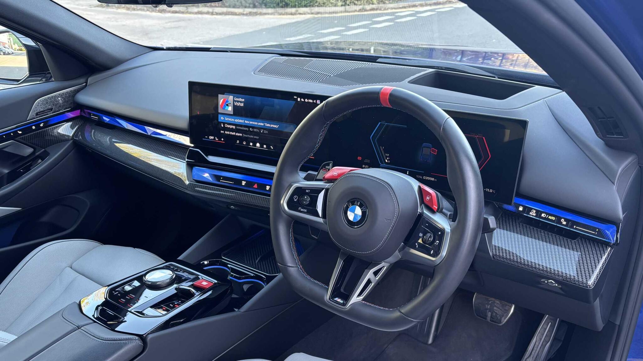 BMW M5 view 3