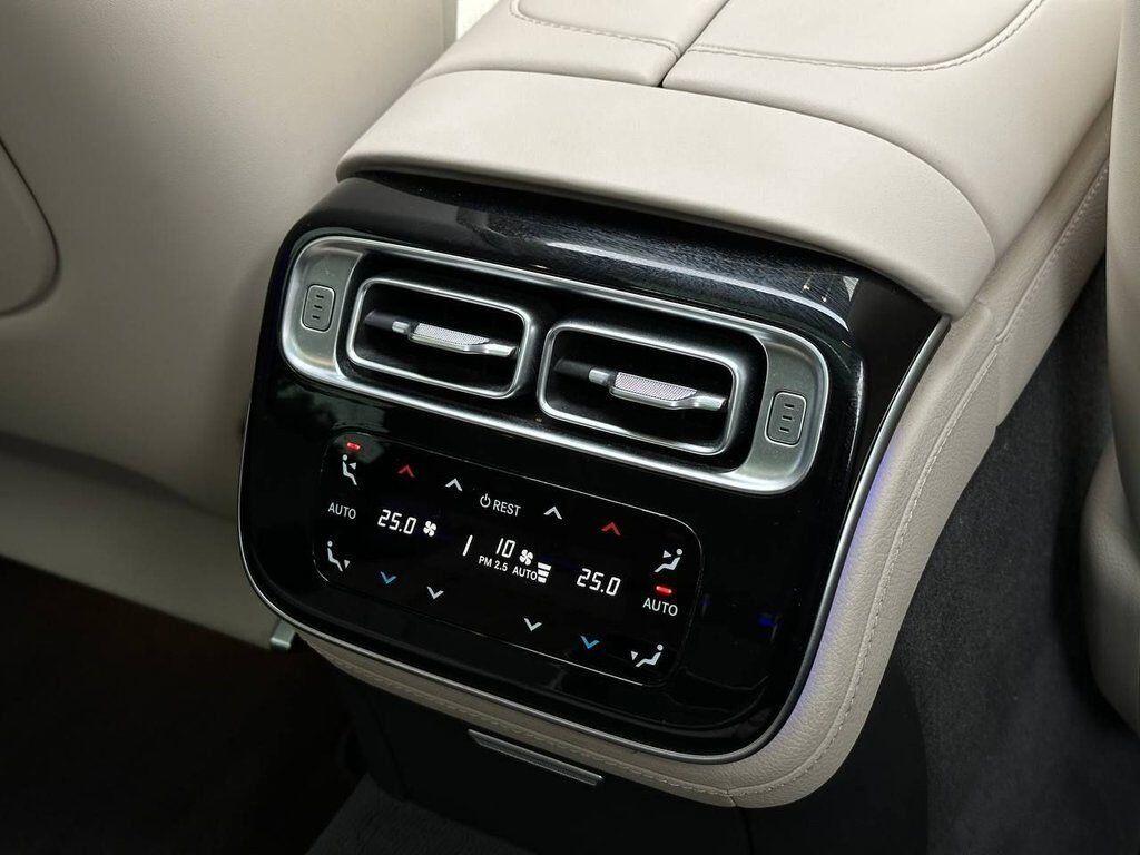 Mercedes-Benz S-Class view 34