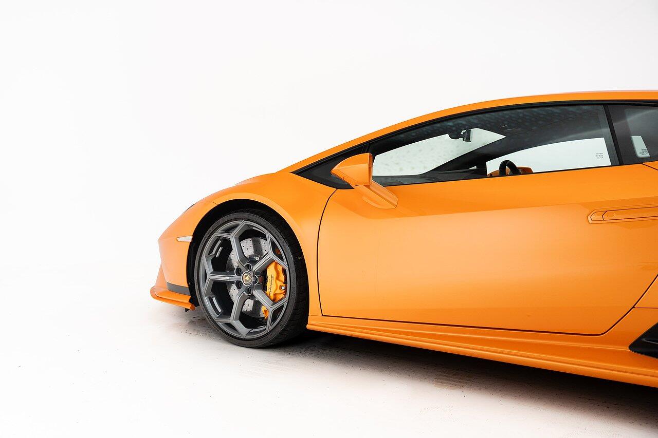 Lamborghini Huracan view 28