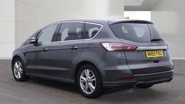 Ford S-Max view 3