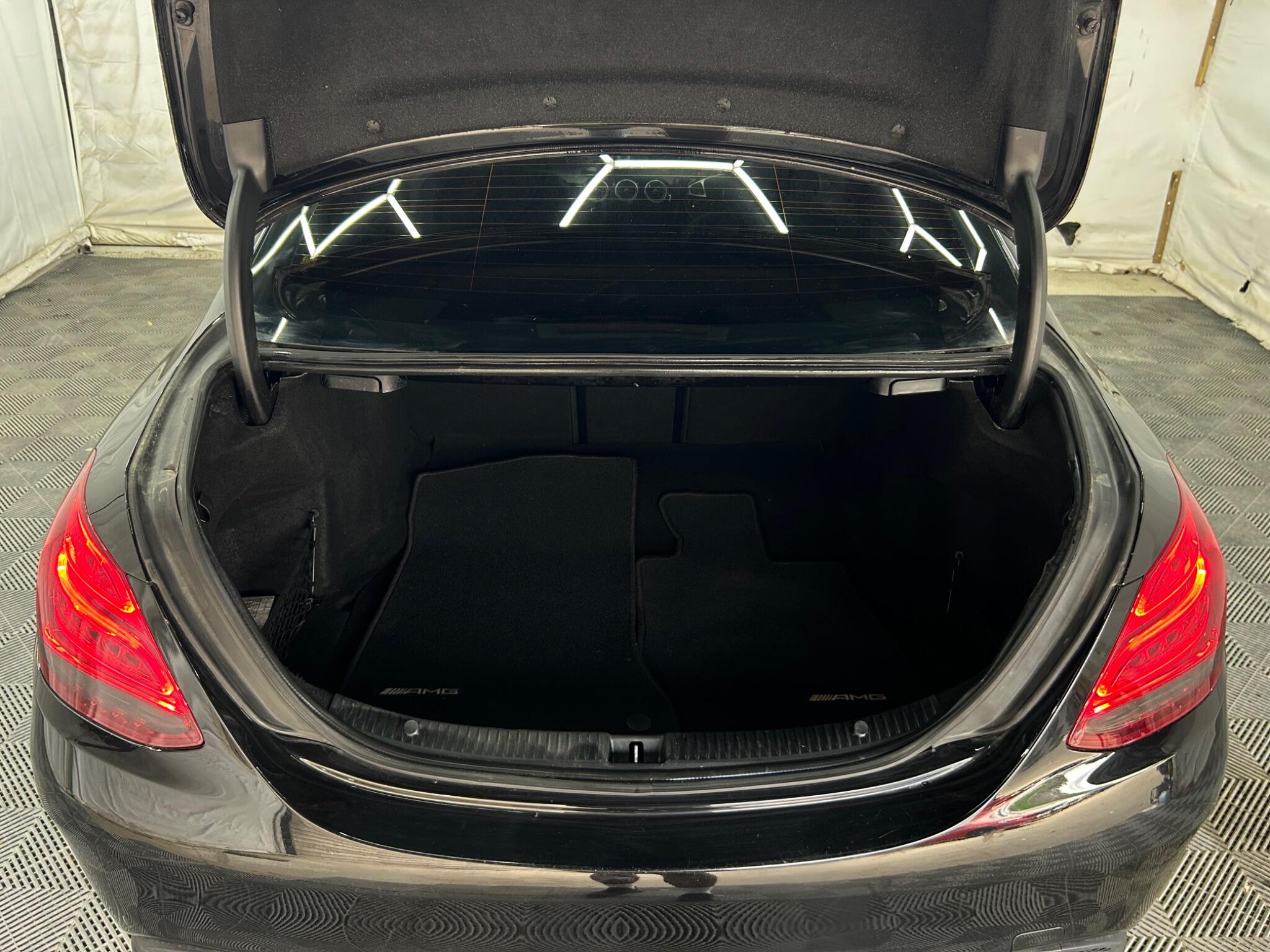 Mercedes-Benz C-Class view 39
