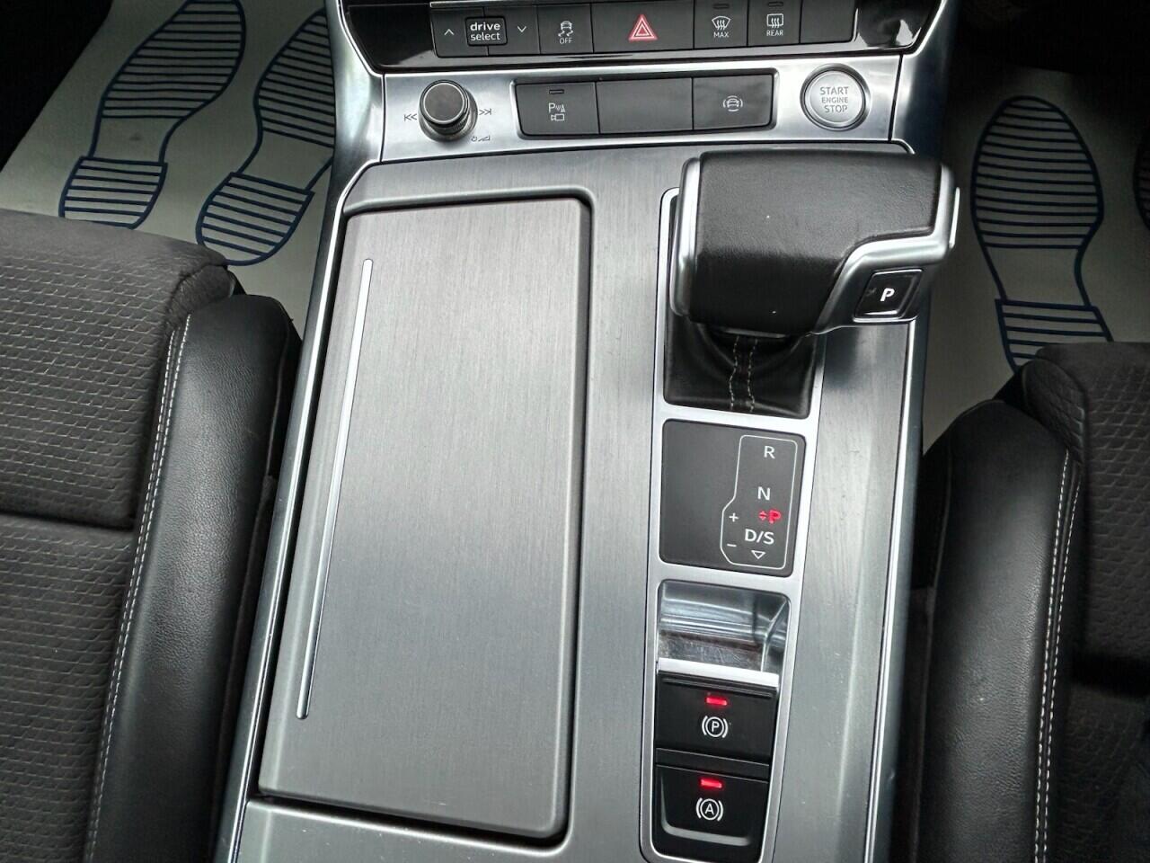 Audi A6 view 32