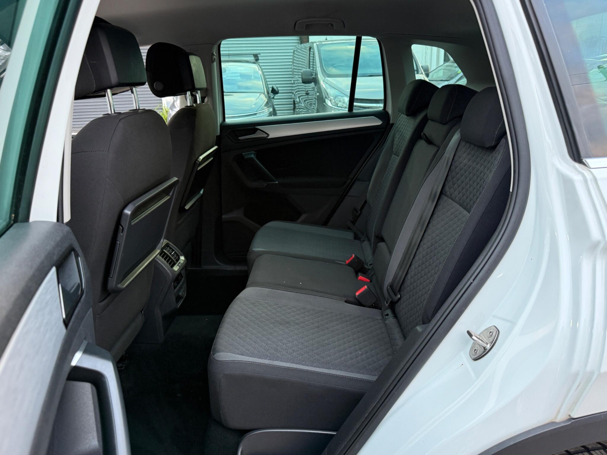 Volkswagen Tiguan - Image 56