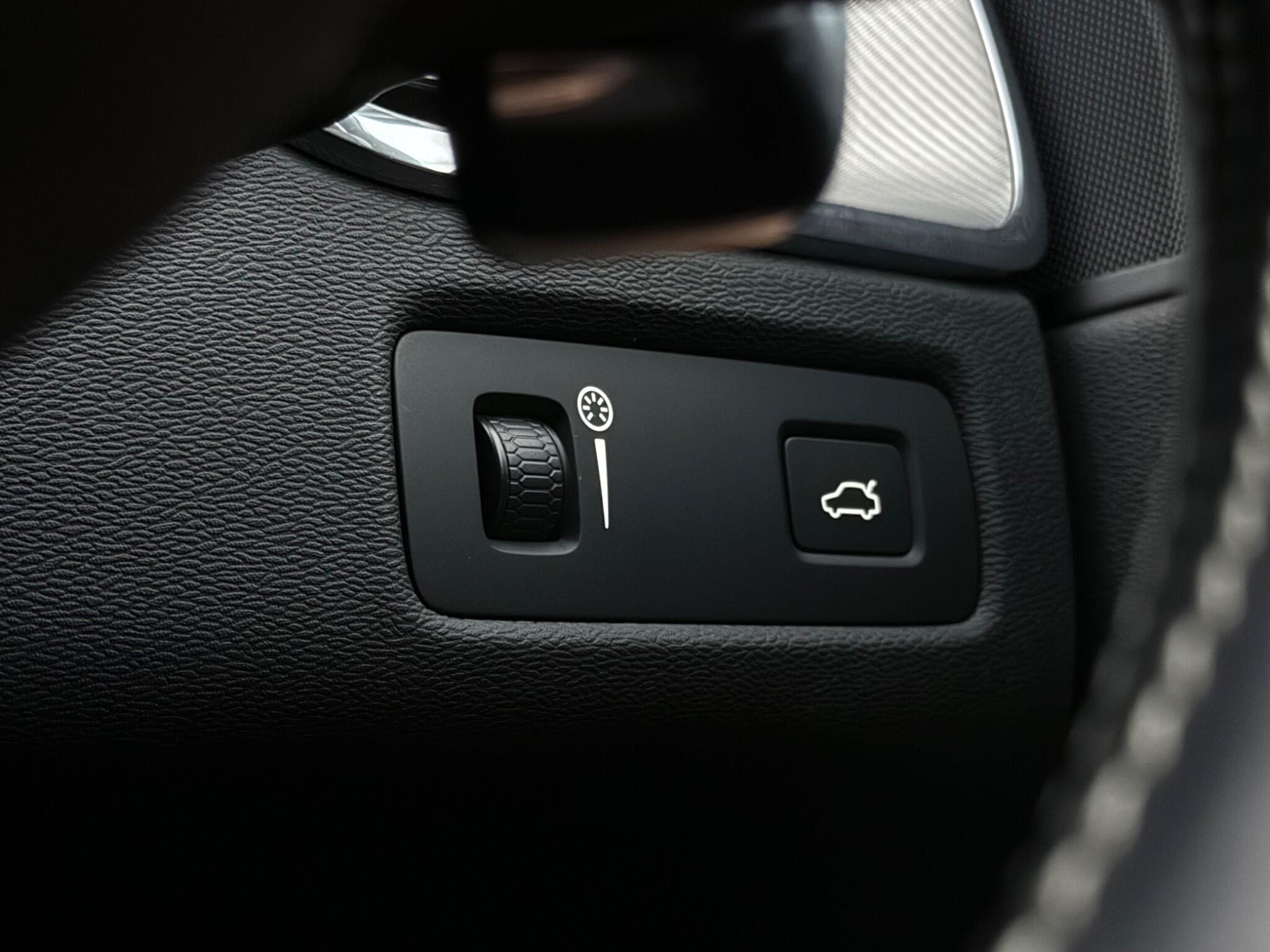 Volvo XC60 view 23