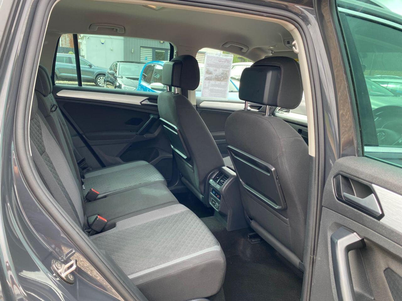 Volkswagen Tiguan view 14