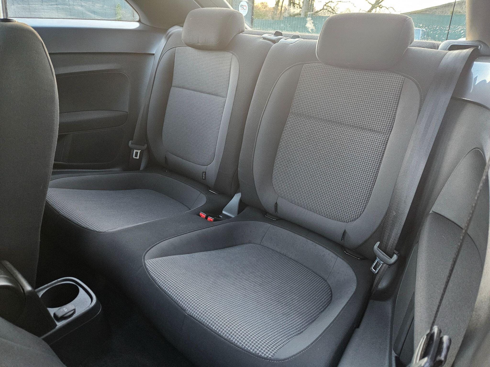 2012 Volkswagen Beetle image 27