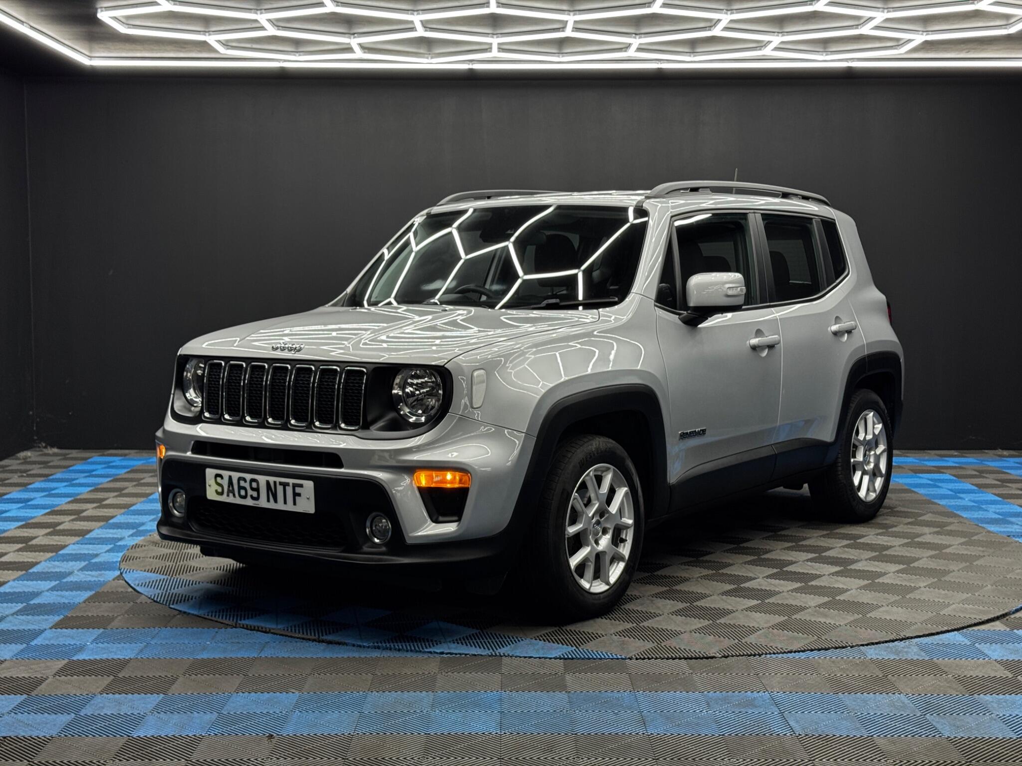 Jeep Renegade view 3