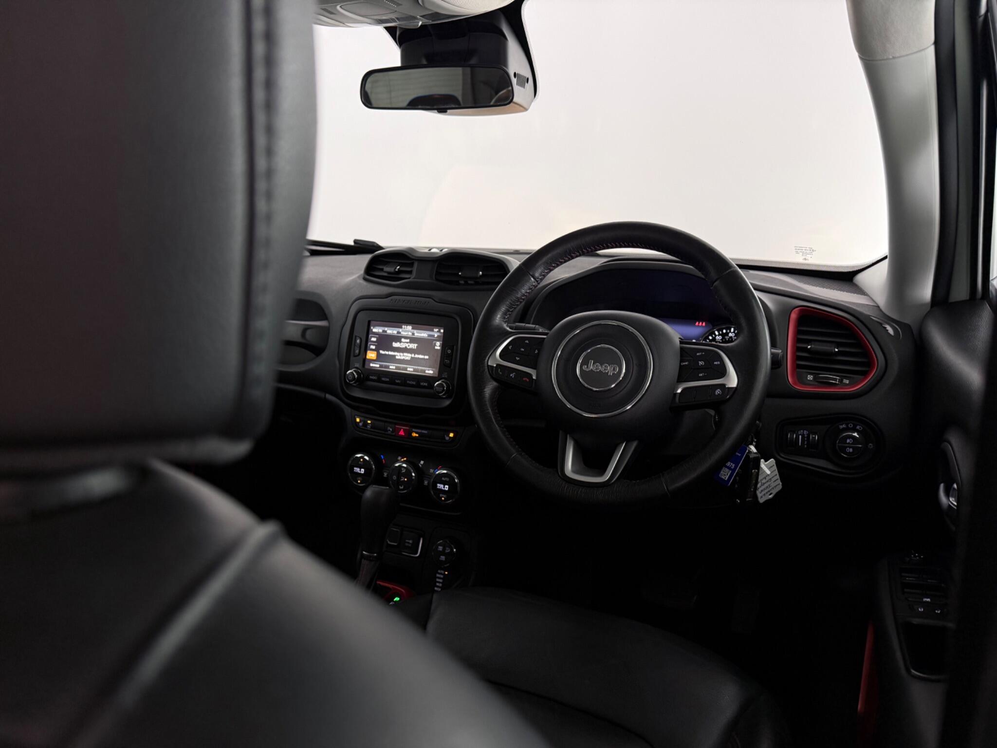 Jeep Renegade view 12
