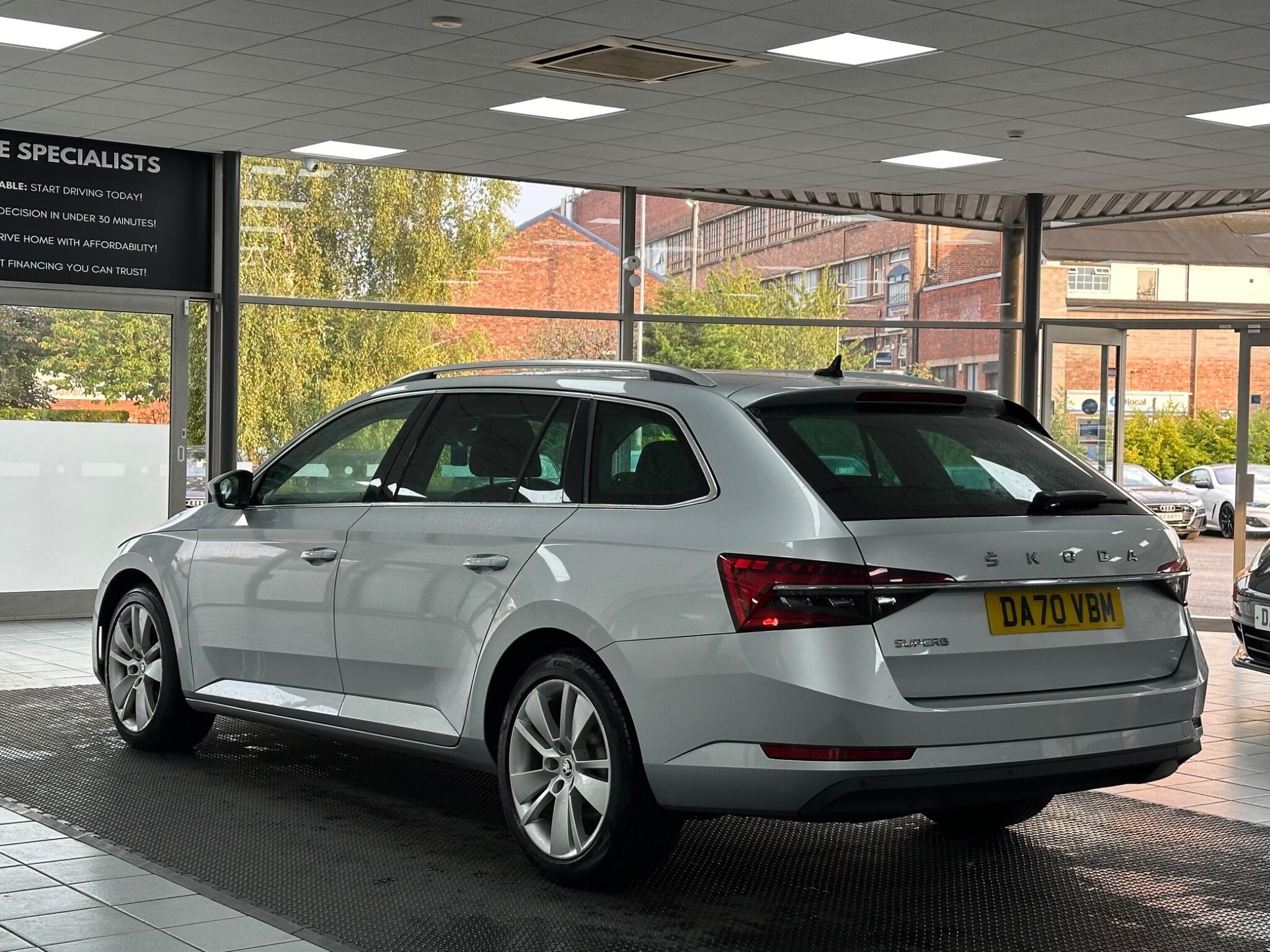Skoda Superb view 11