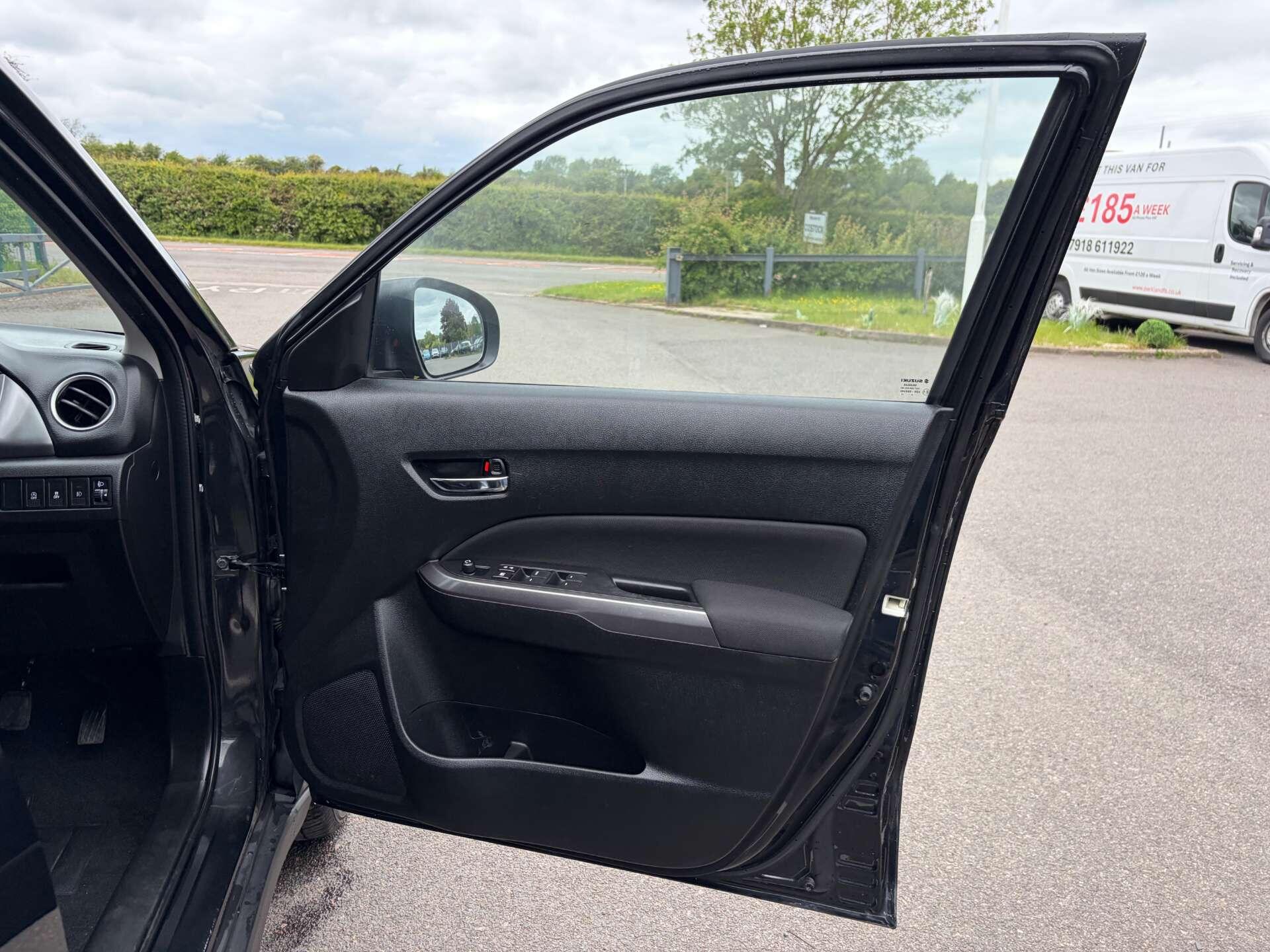 Suzuki Vitara view 34