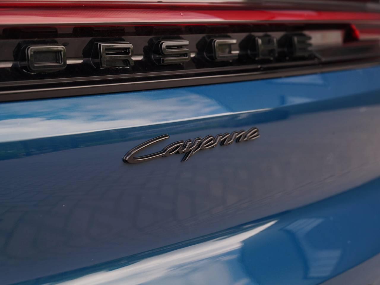 Porsche Cayenne view 52