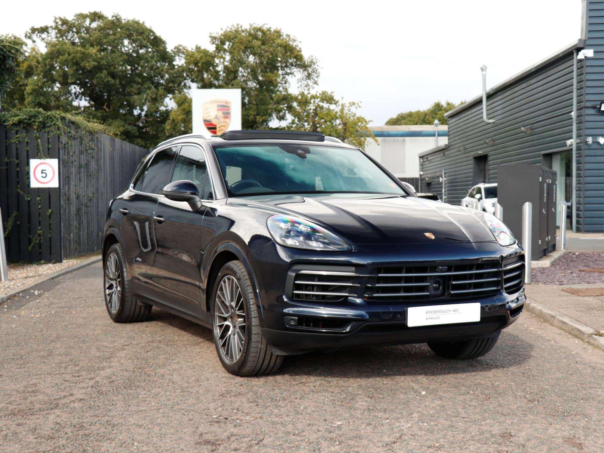 Porsche Cayenne view 37