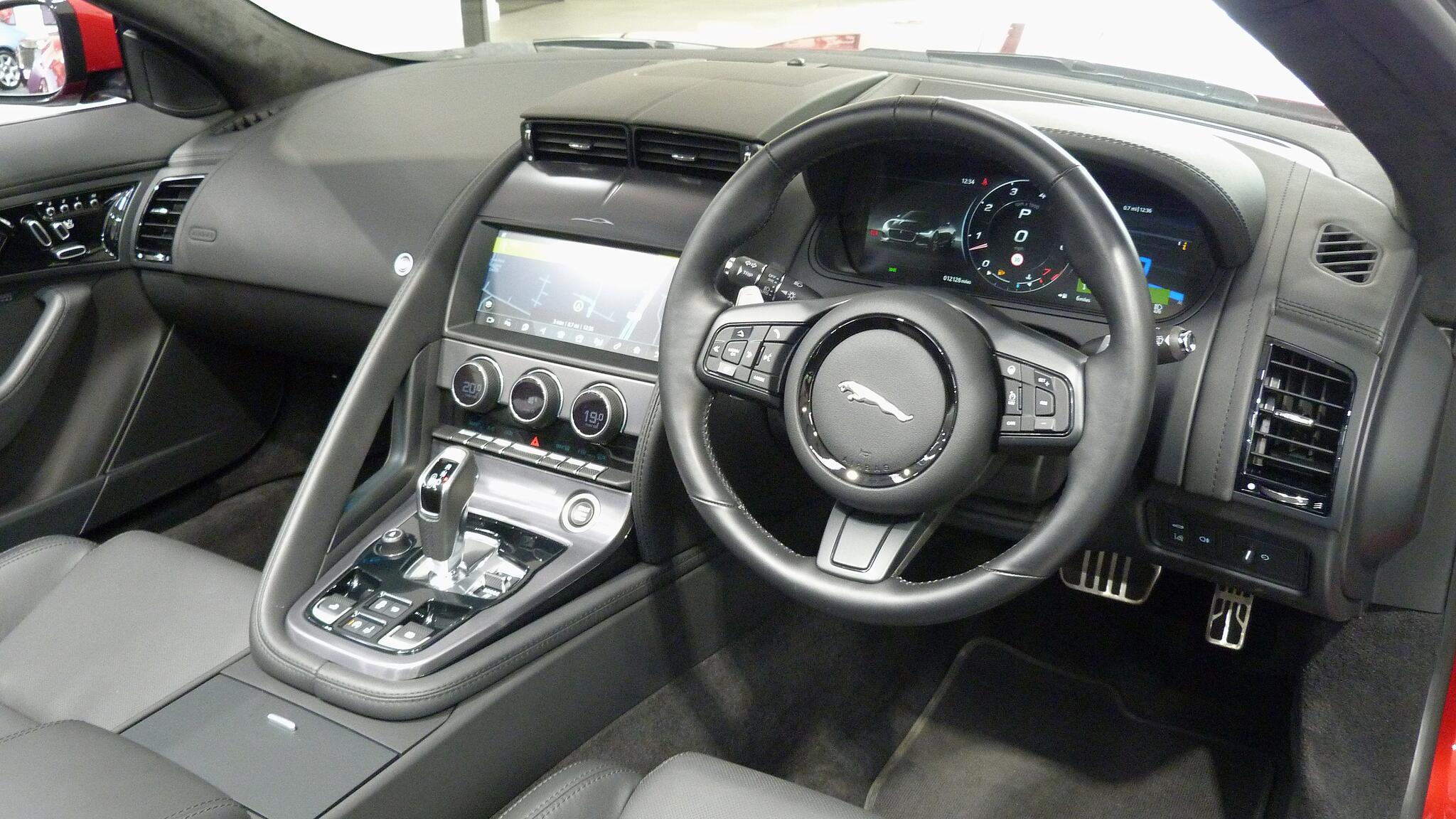 Jaguar F-Type view 19