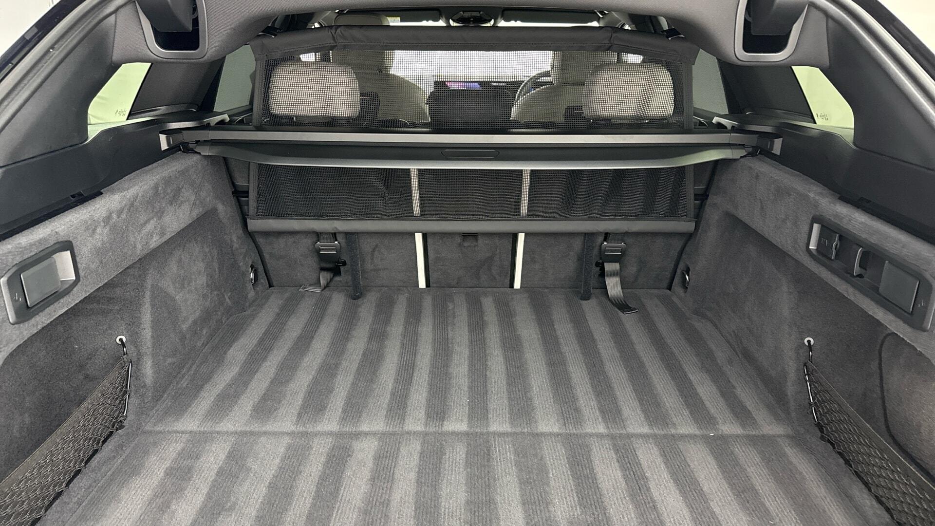 BMW i5 view 13