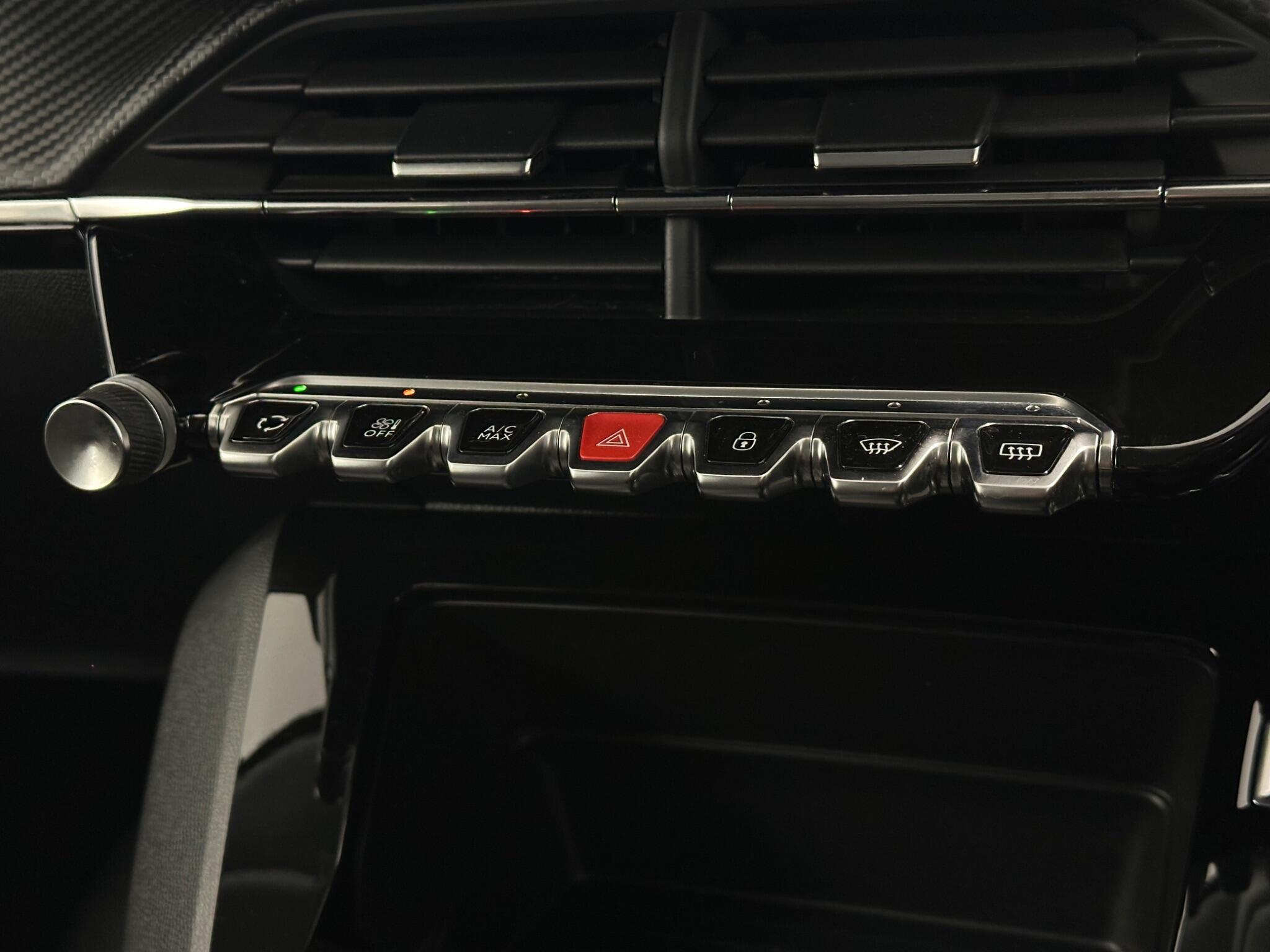 Peugeot 208 view 20