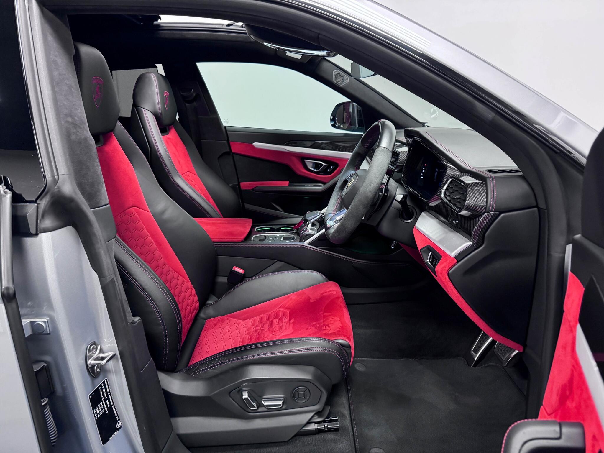 Lamborghini Urus view 51