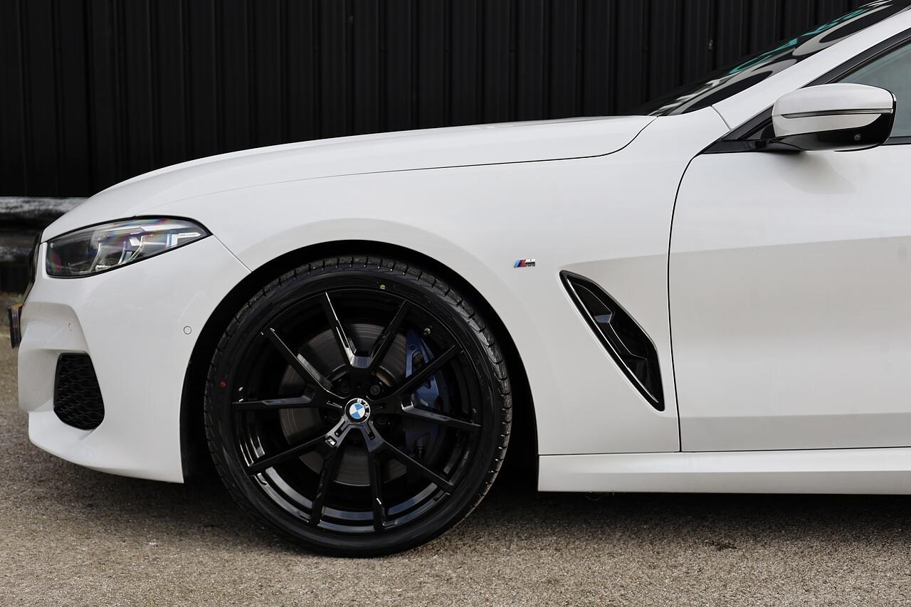 BMW 8 Series view 35