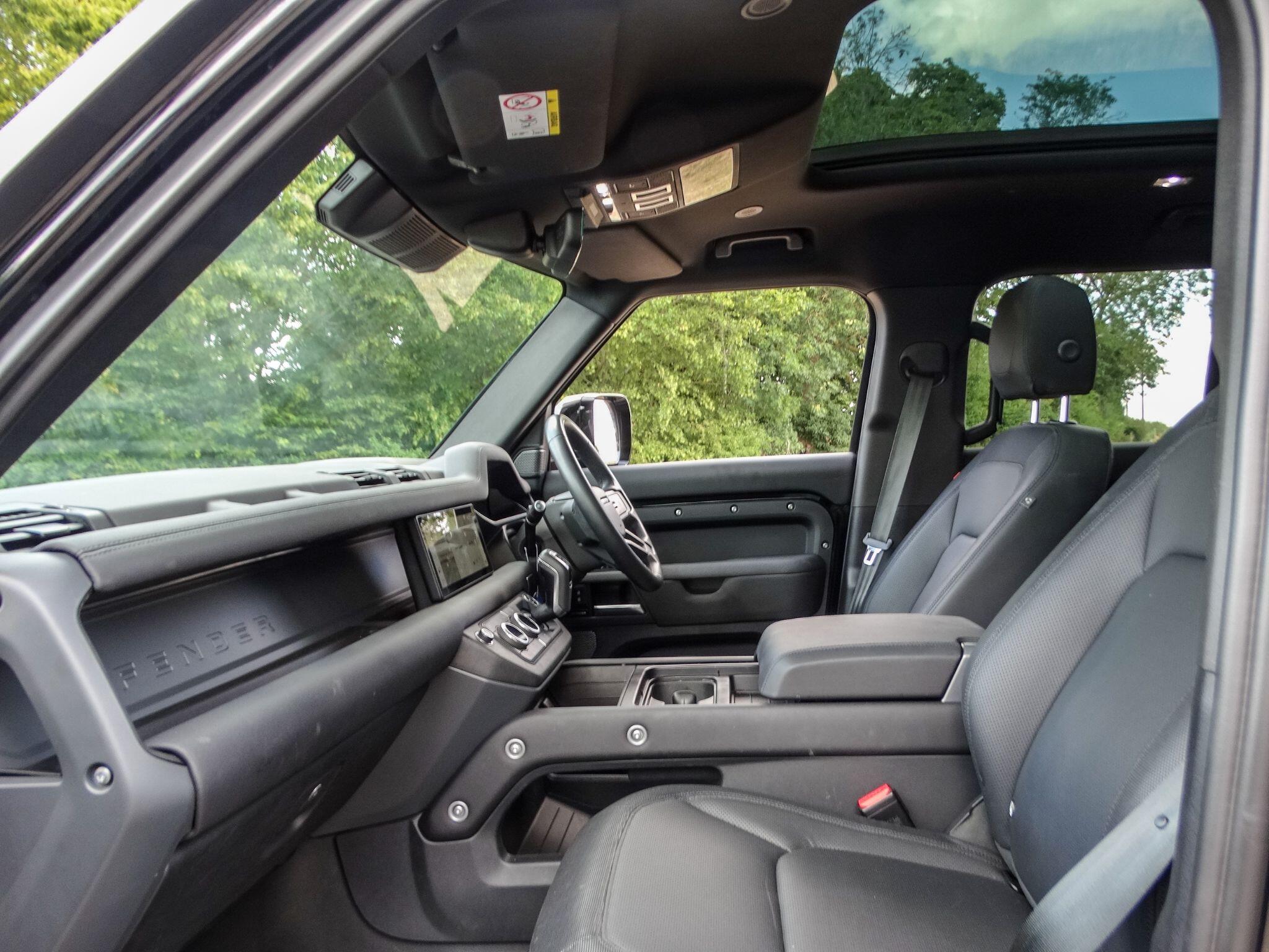 Land Rover Defender view 3