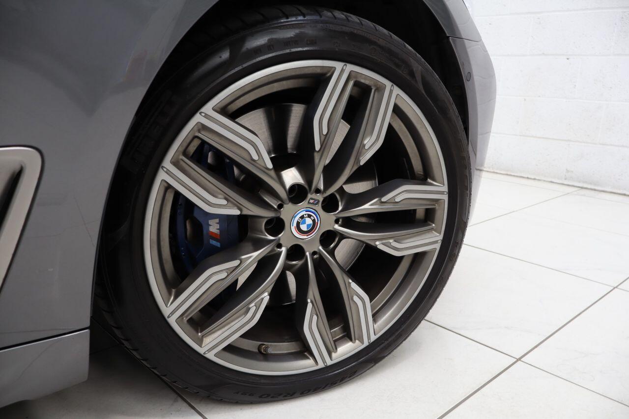 BMW 7 Series view 7