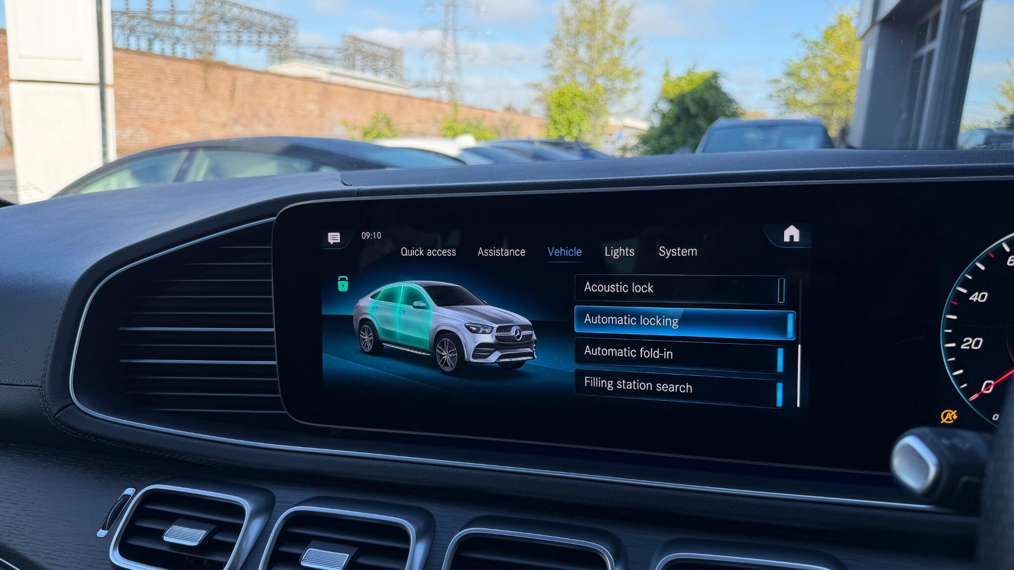 Mercedes-Benz Gle view 24