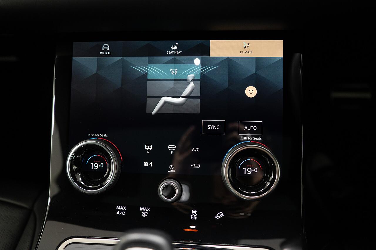 Land Rover Range Rover Evoque view 19