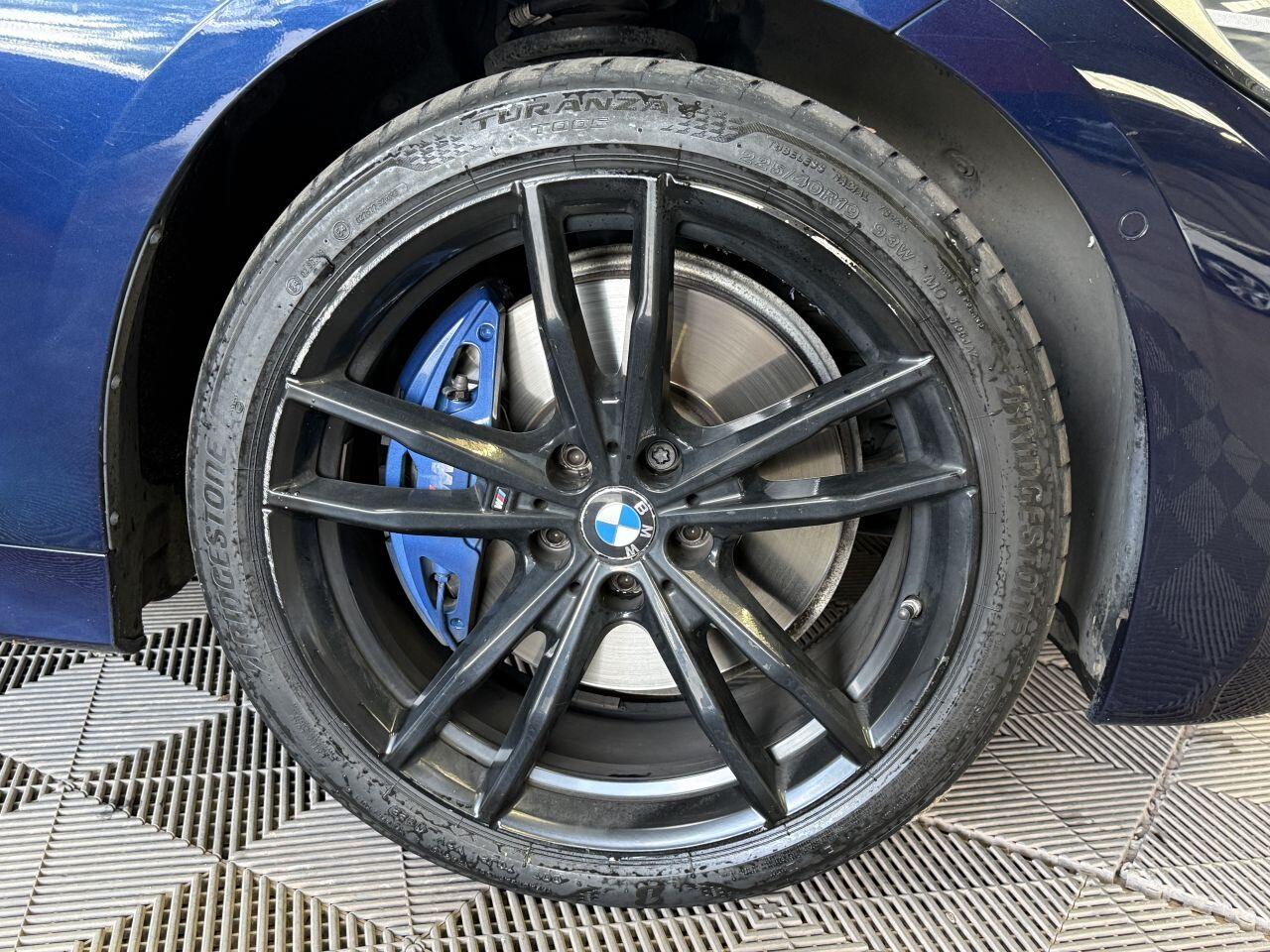 BMW 3 Series view 18