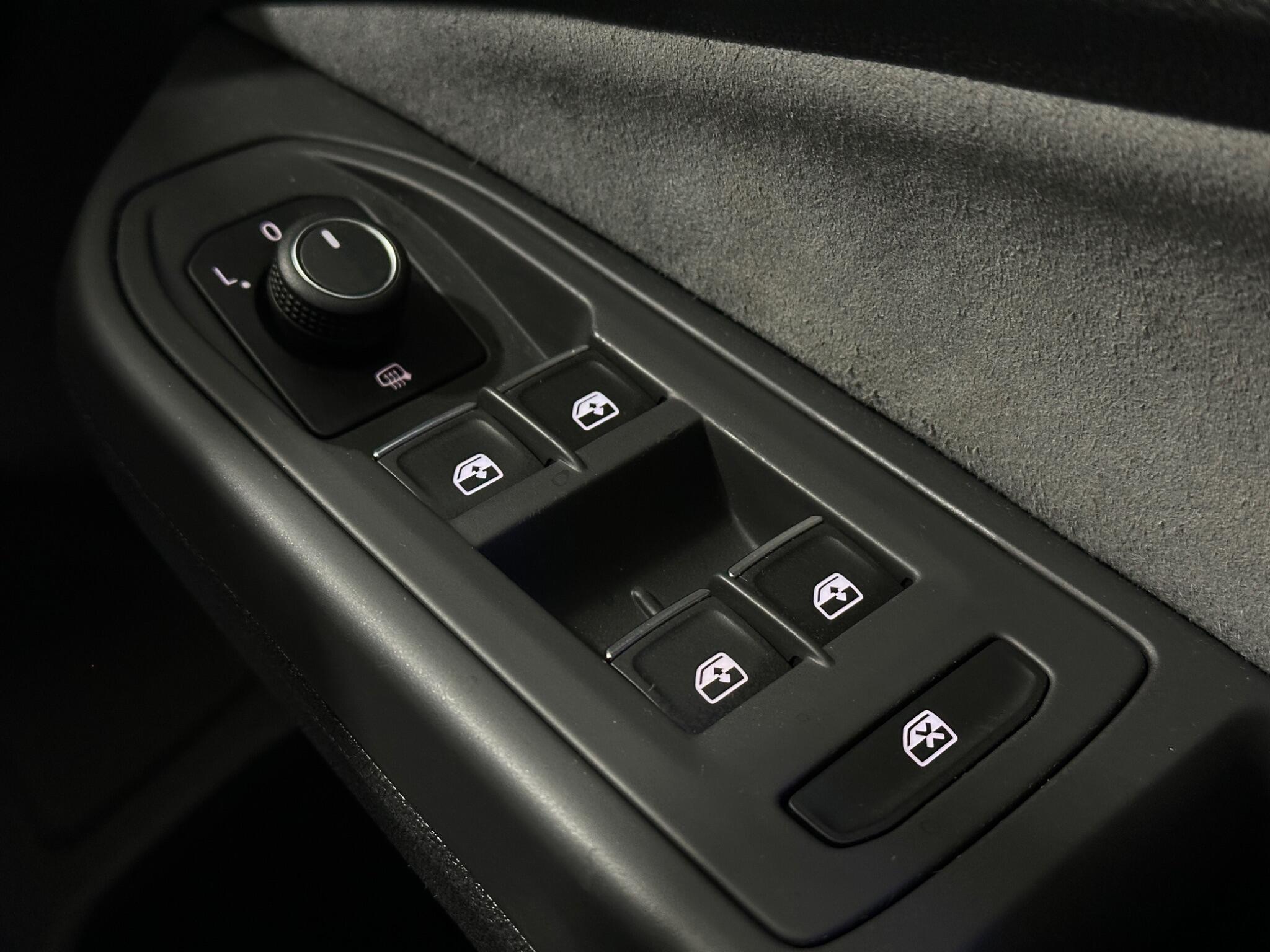Volkswagen Golf view 18