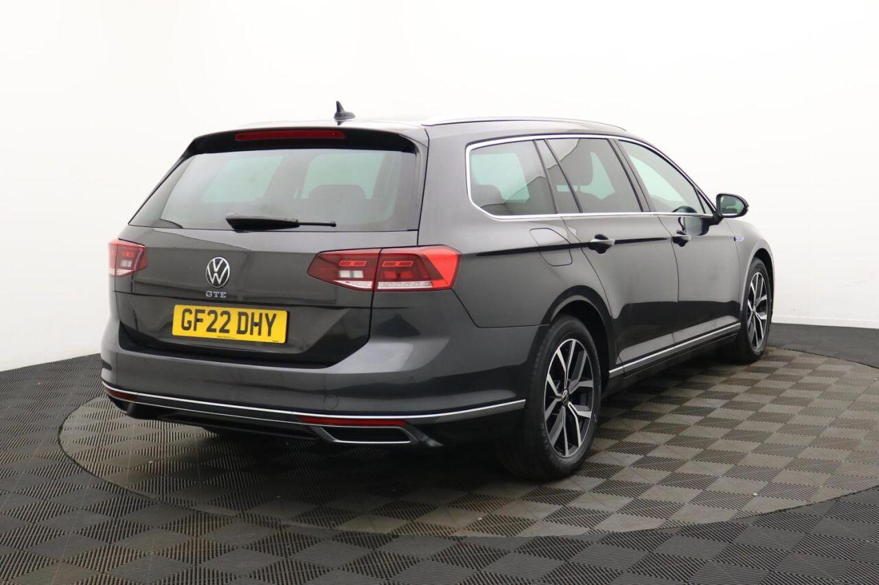 Volkswagen Passat view 5