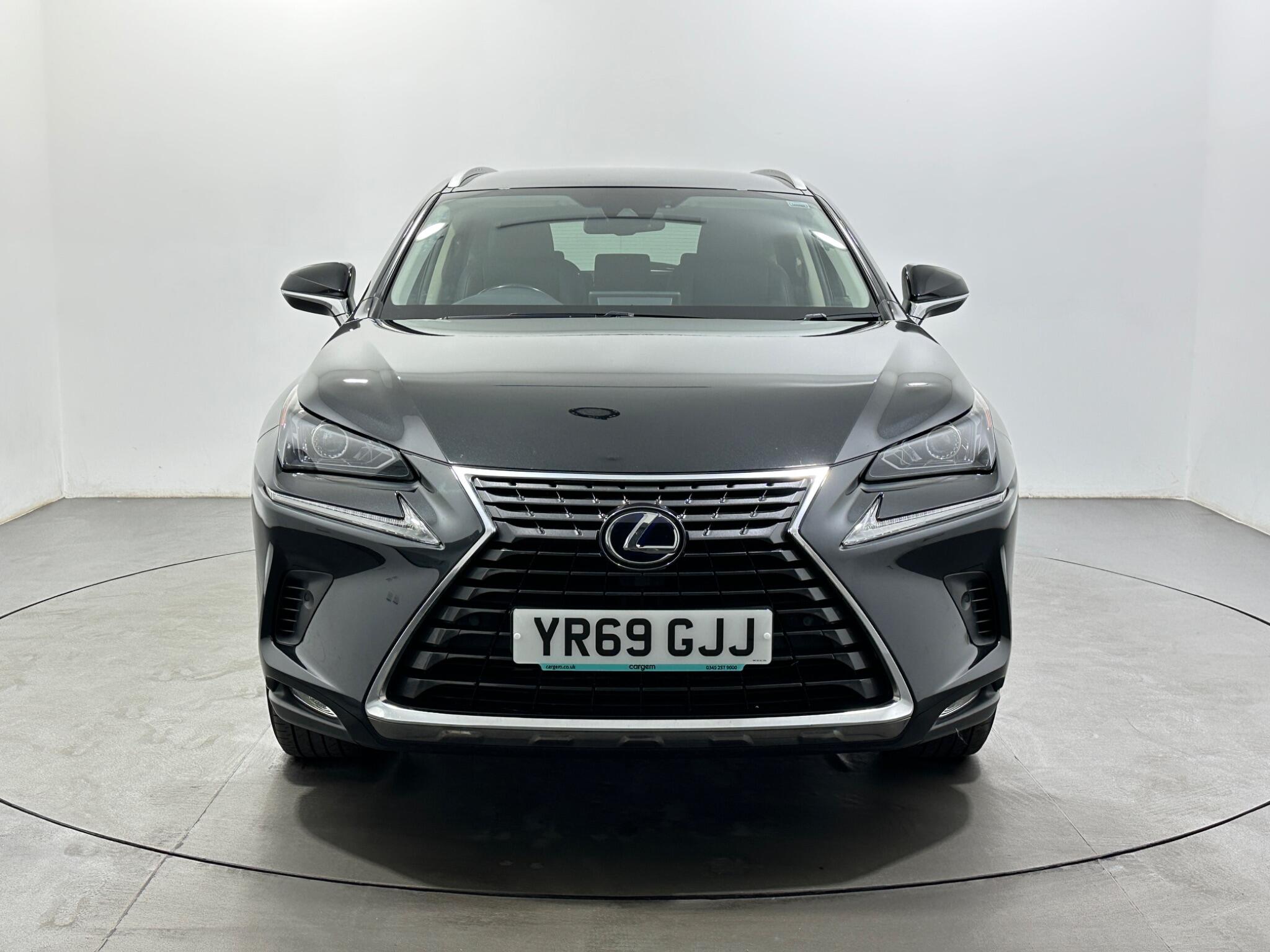 Lexus NX view 3