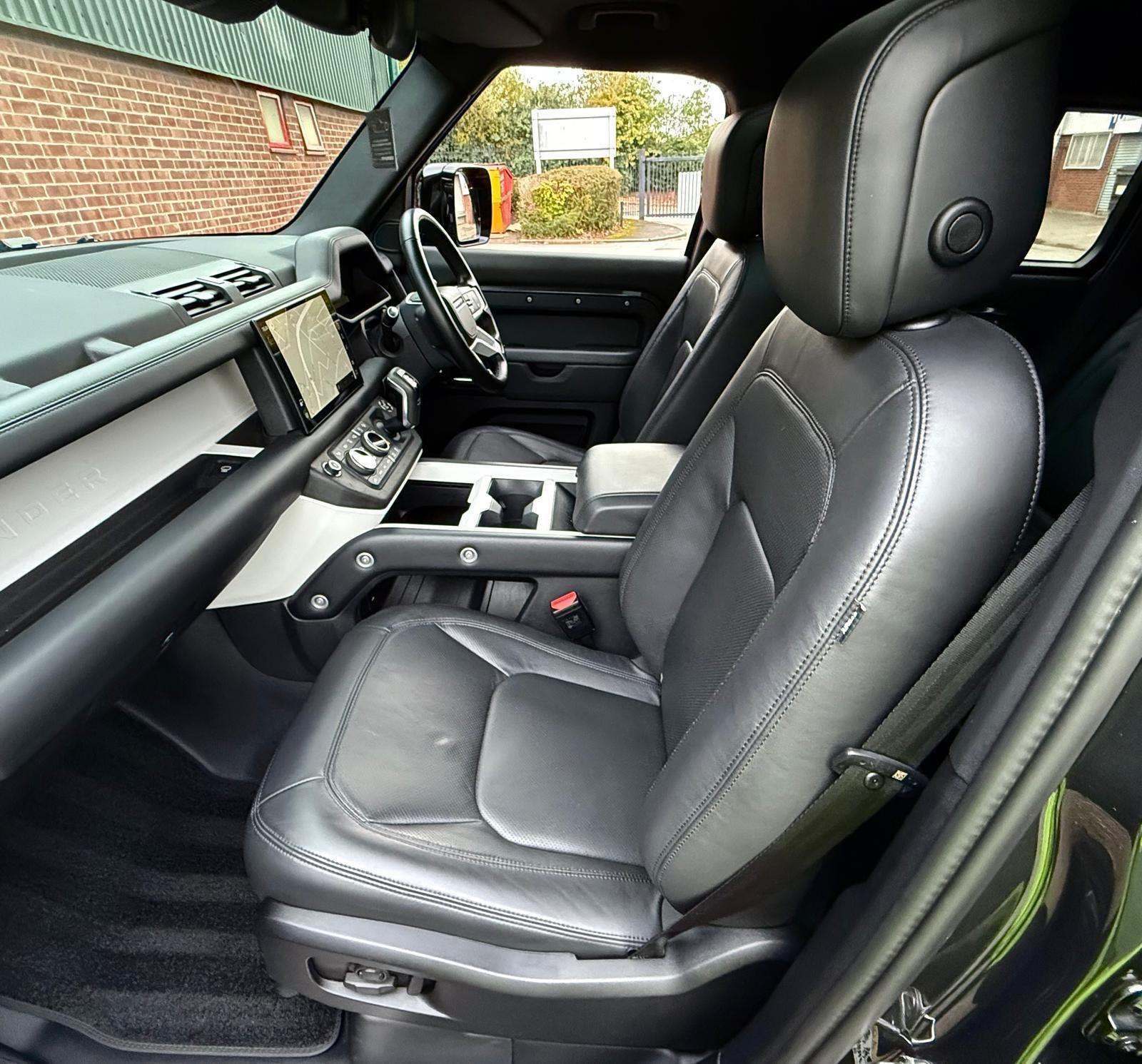 Land Rover Defender view 25
