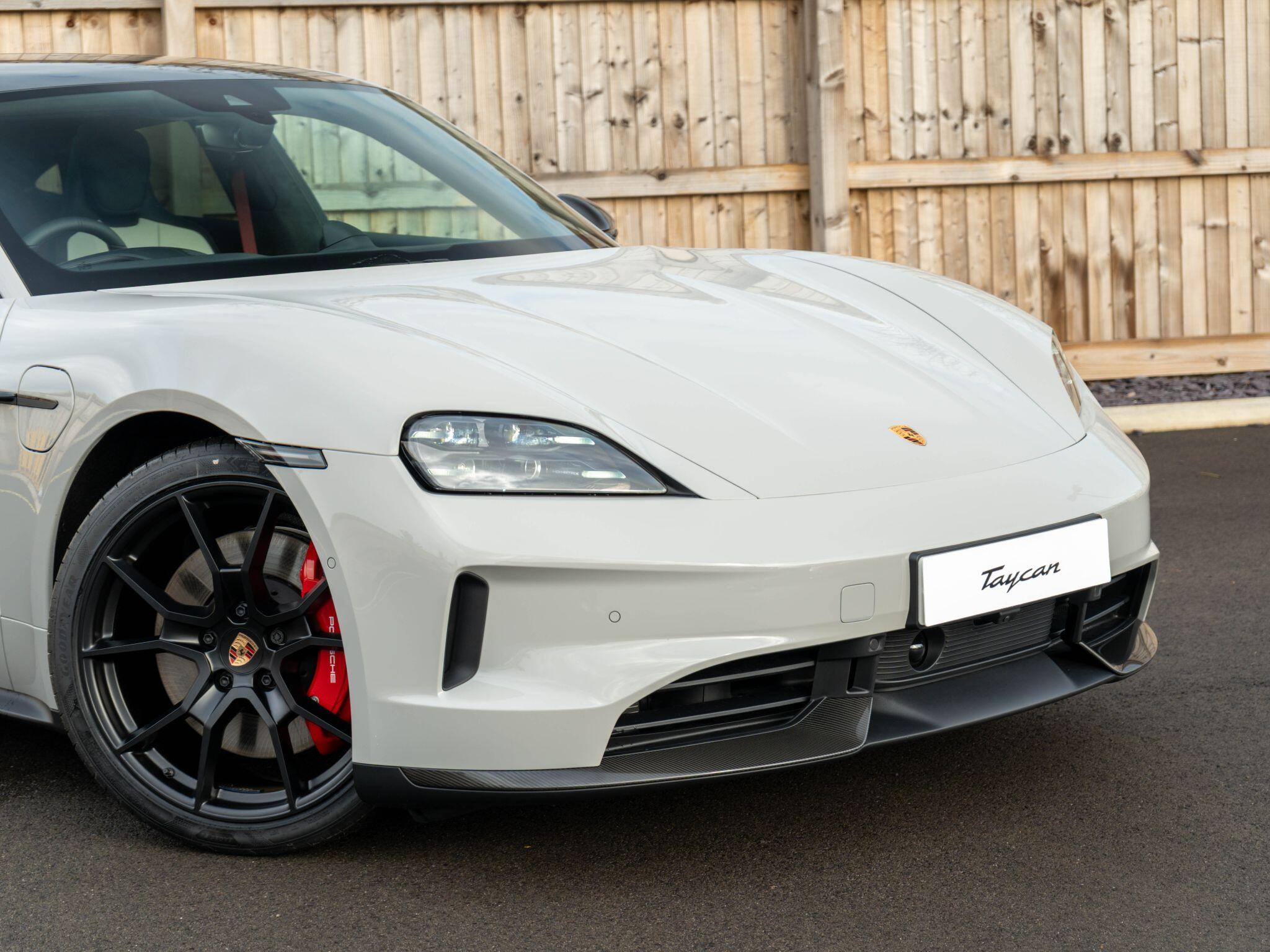 Porsche Taycan view 64