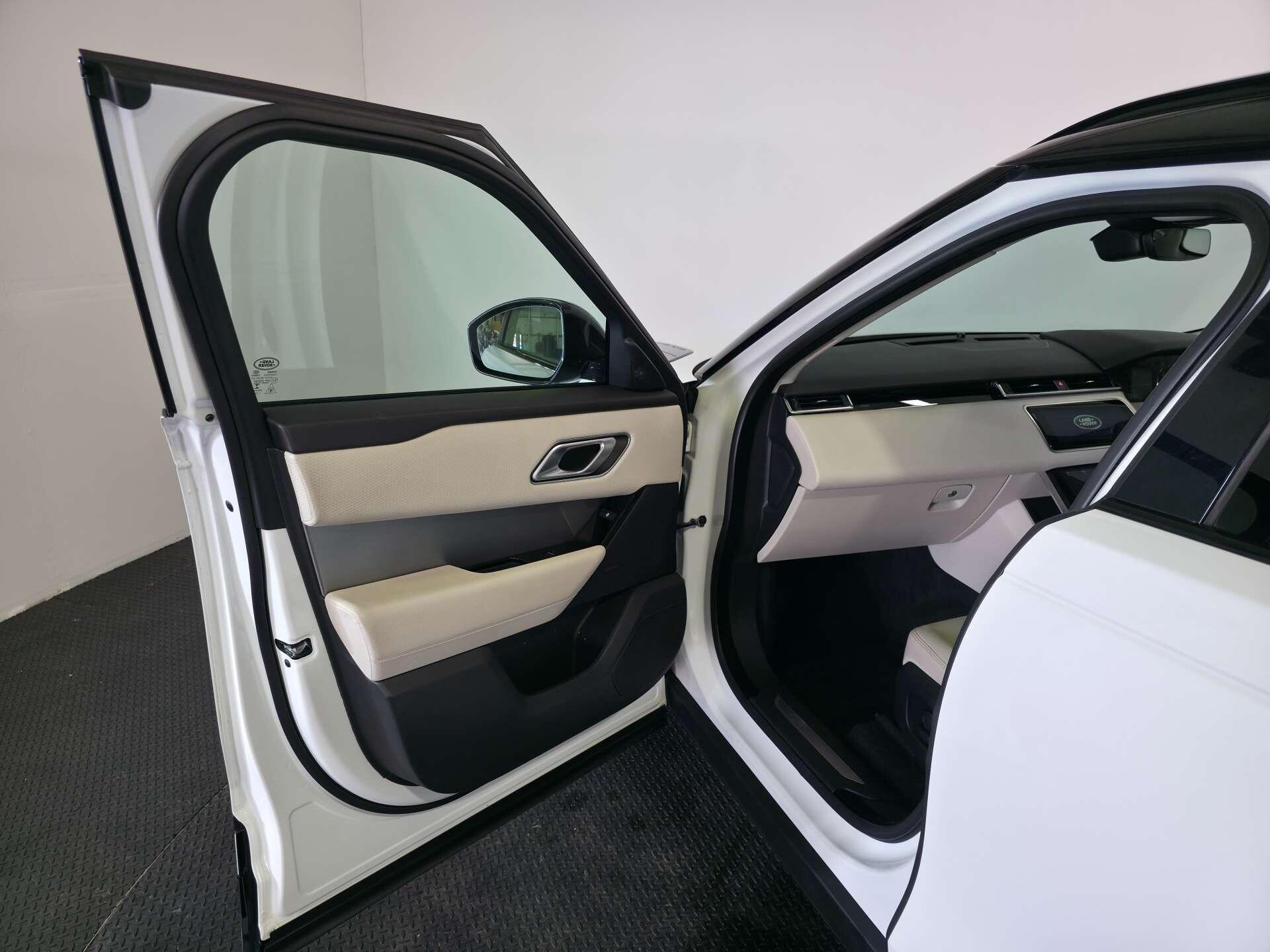 Land Rover Range Rover Velar view 69