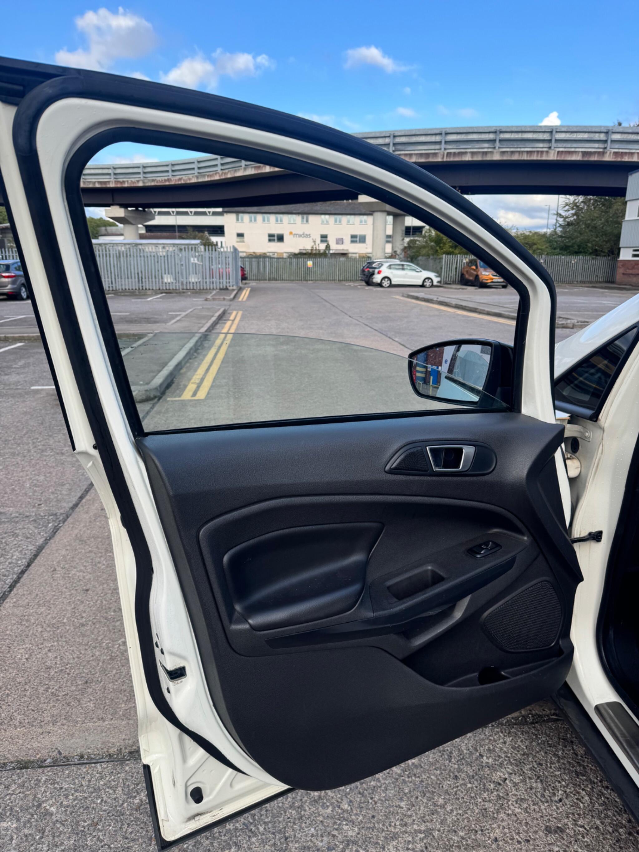 Ford Ecosport view 31