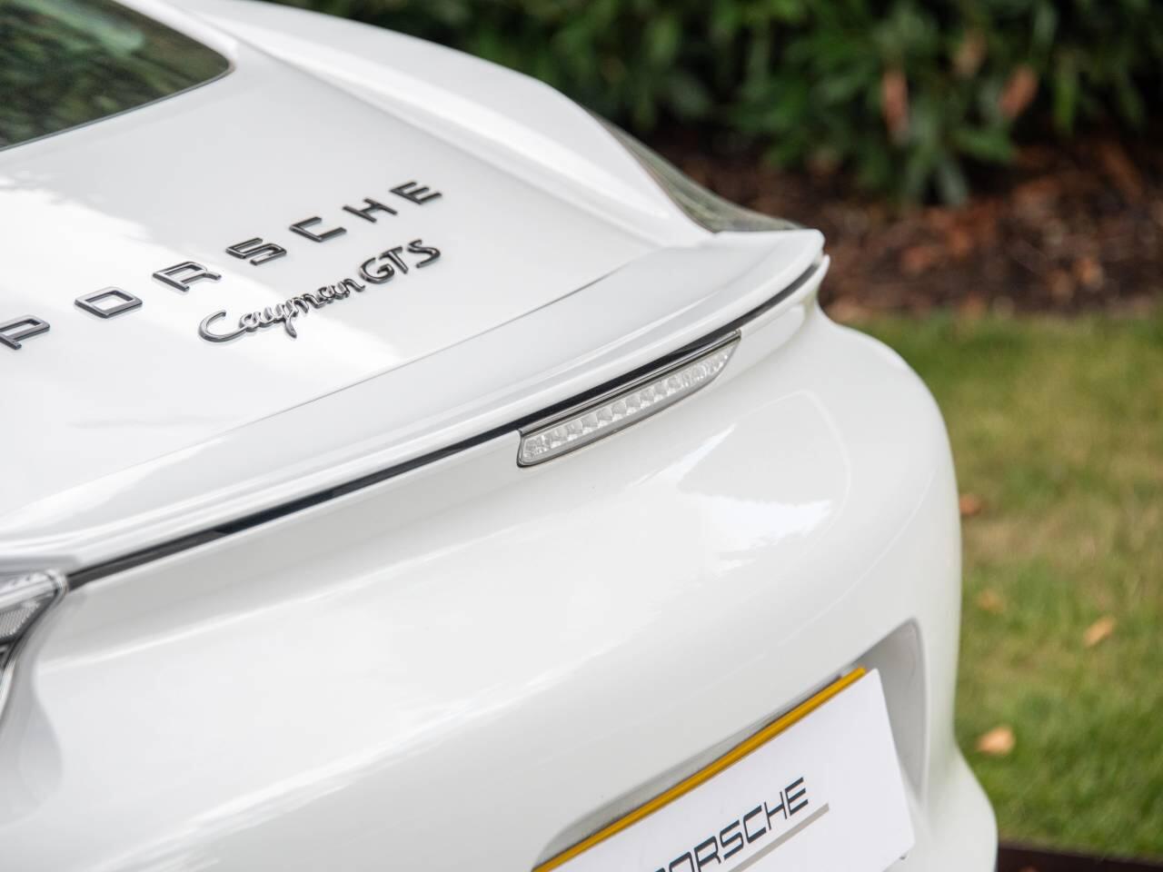 Porsche Cayman view 20