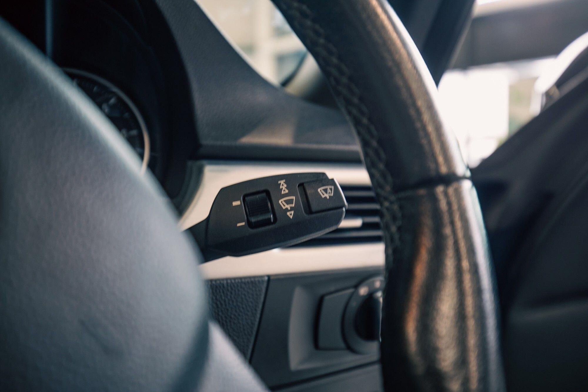 BMW 3 Series view 14
