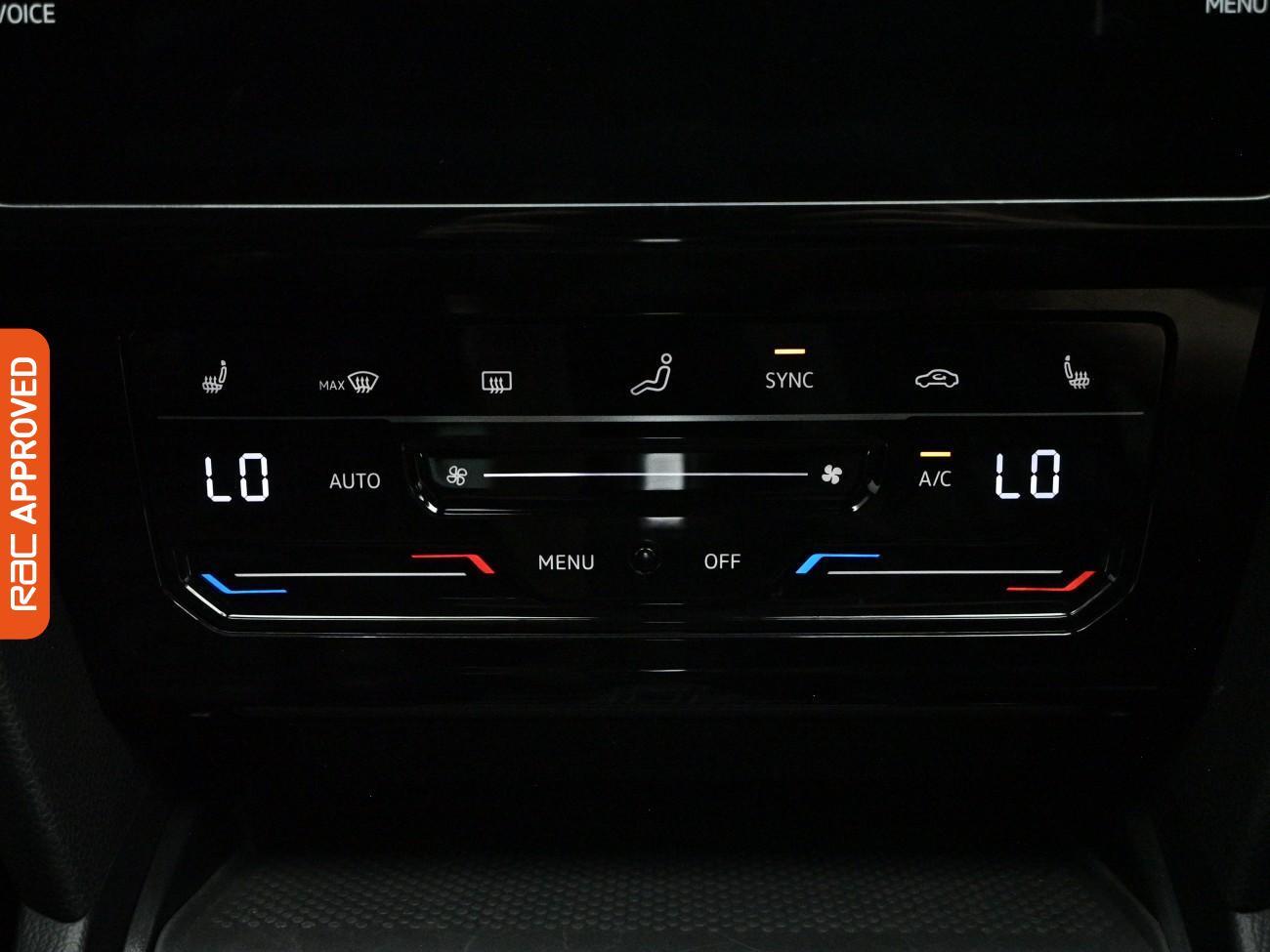 Volkswagen Passat view 16