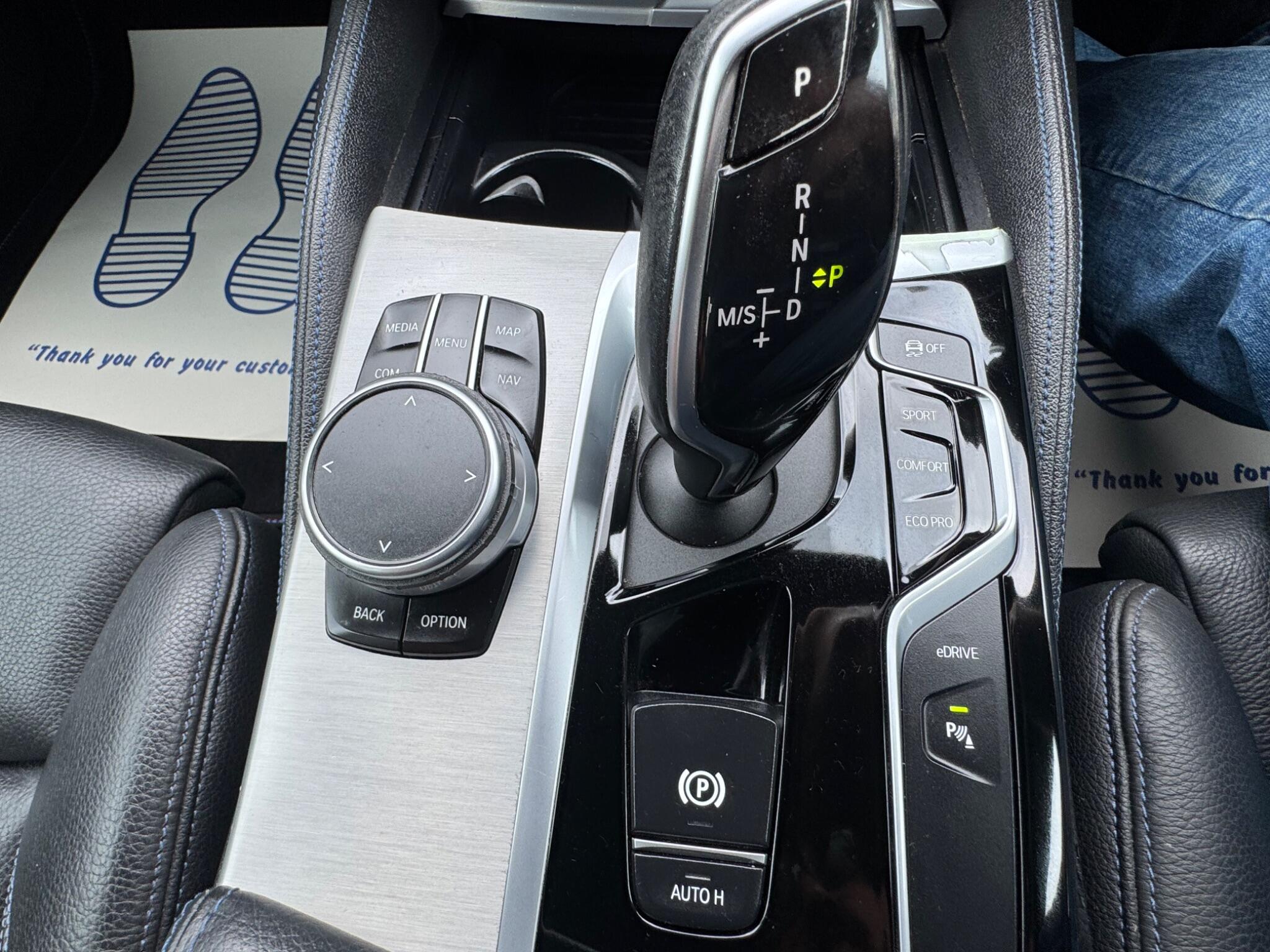 BMW 5 Series view 26
