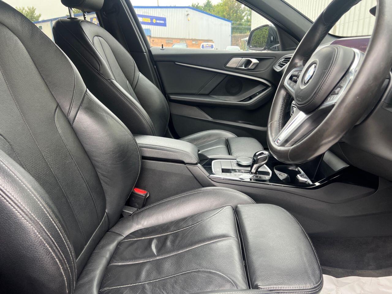 BMW 1 Series view 14