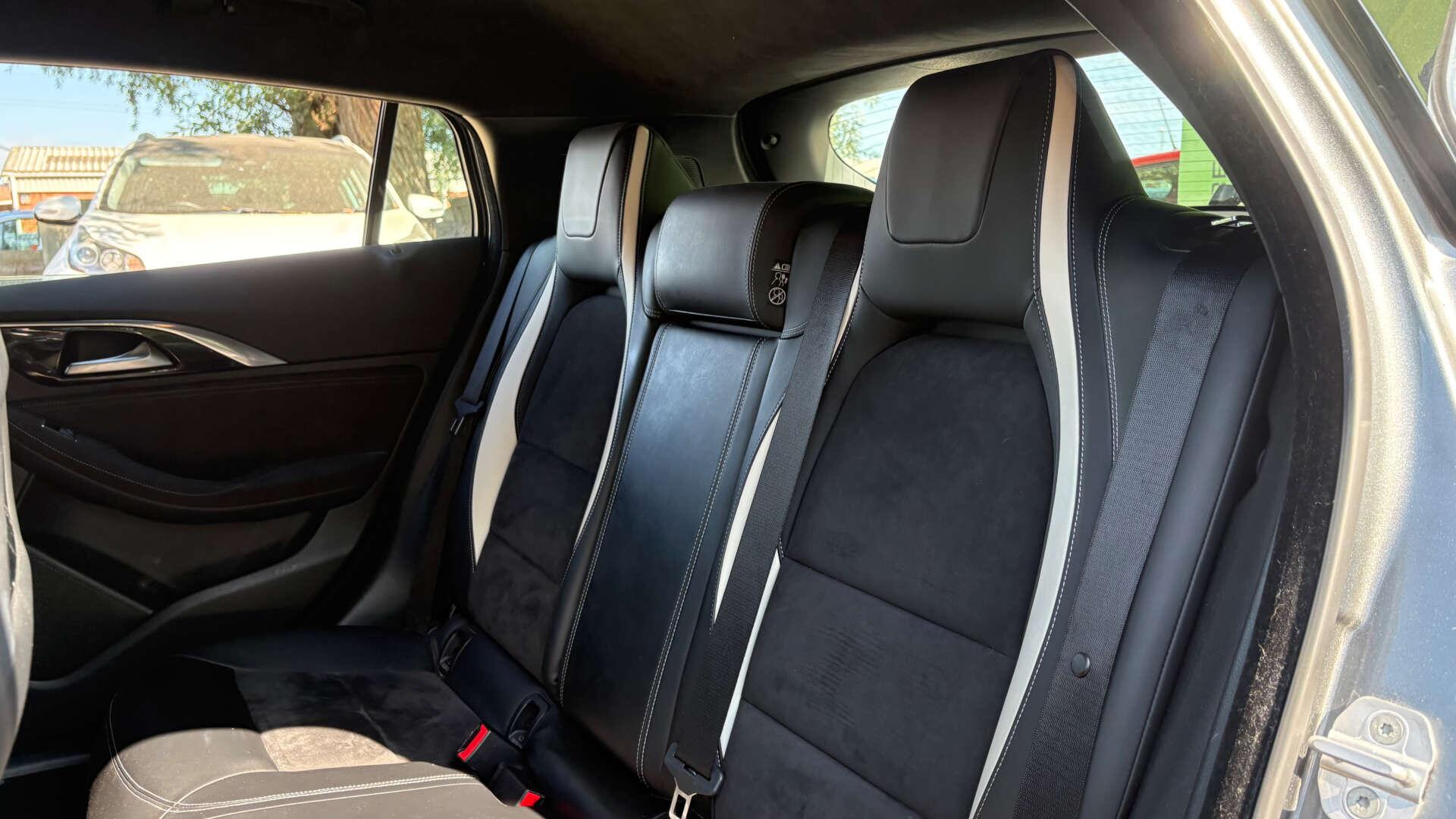 Infiniti Q30 view 11
