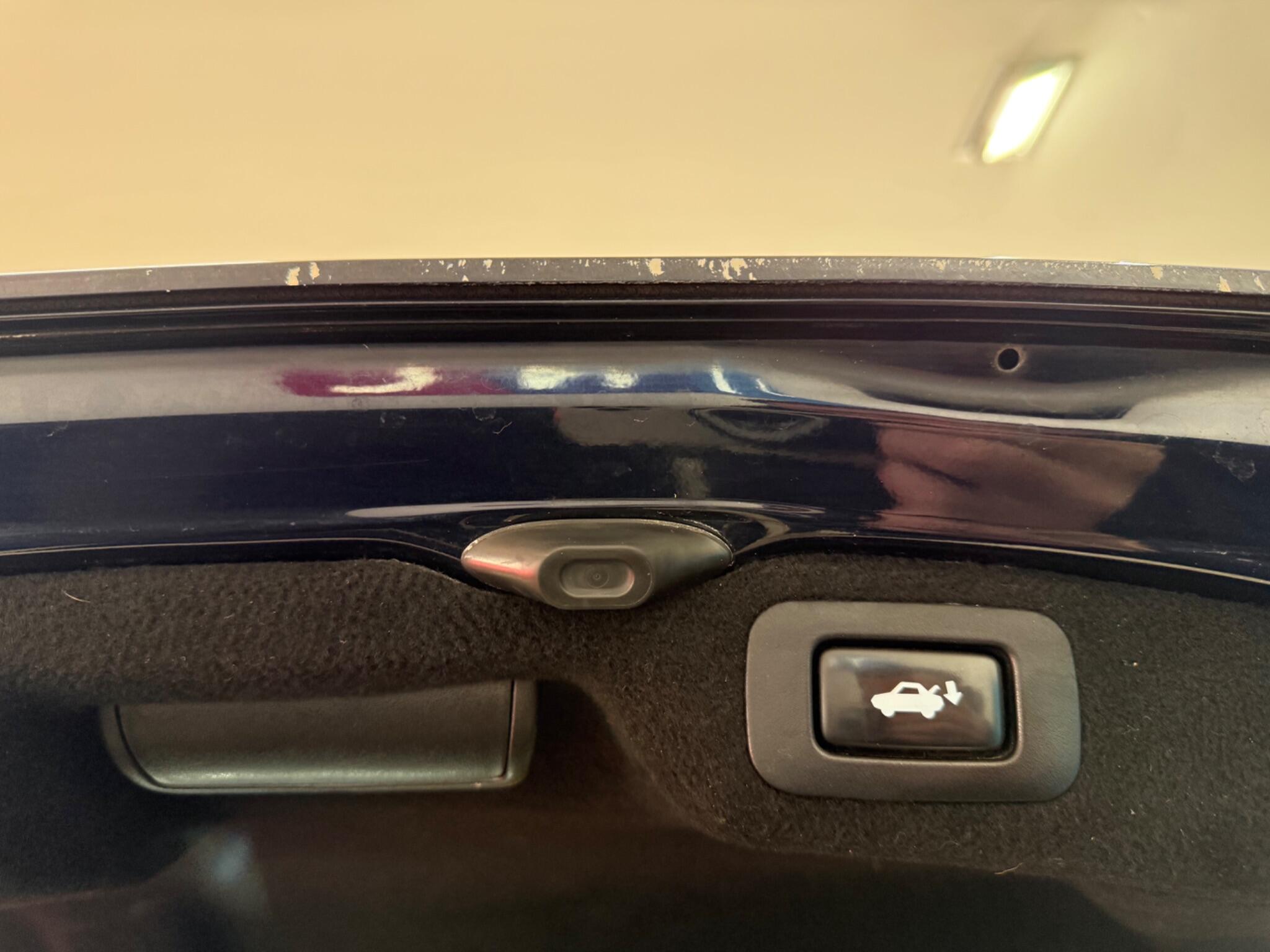 Lexus LS view 34