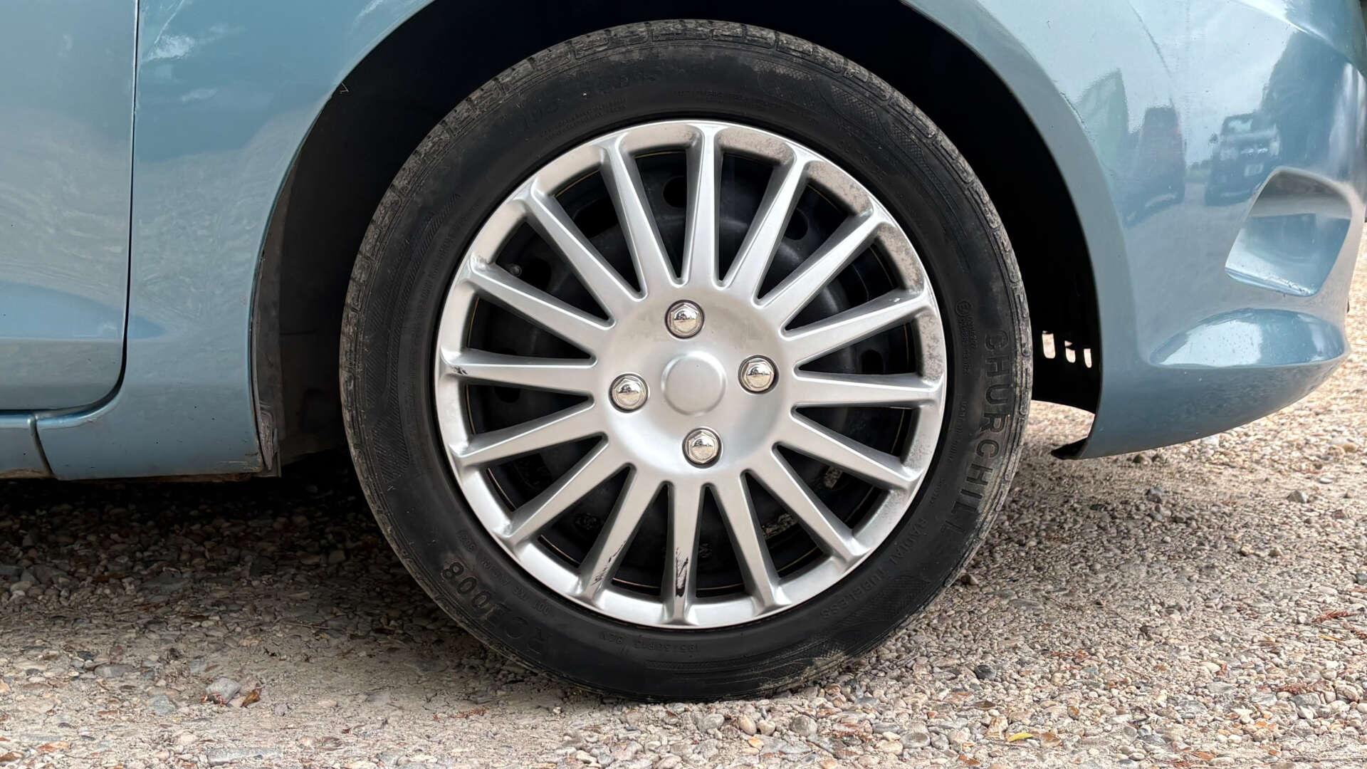 Ford Fiesta view 25