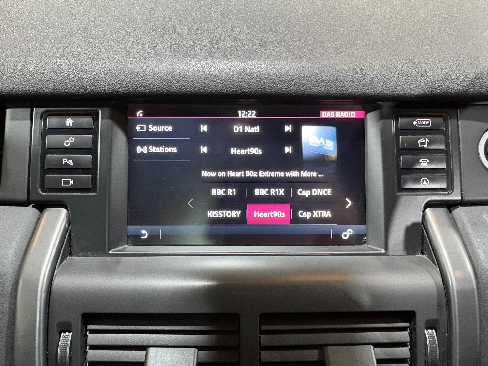 Land Rover Discovery Sport view 53