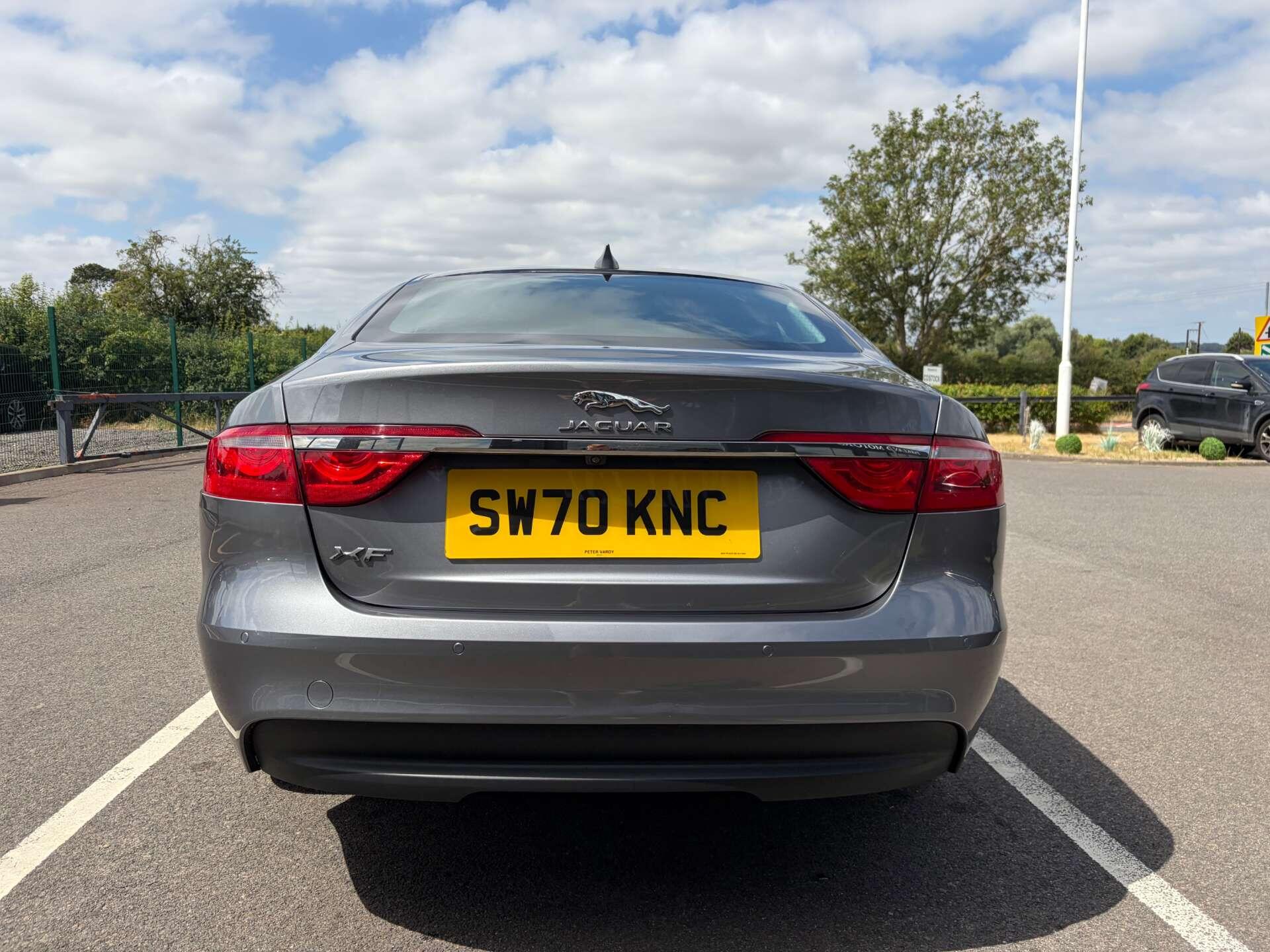 Jaguar XF view 7