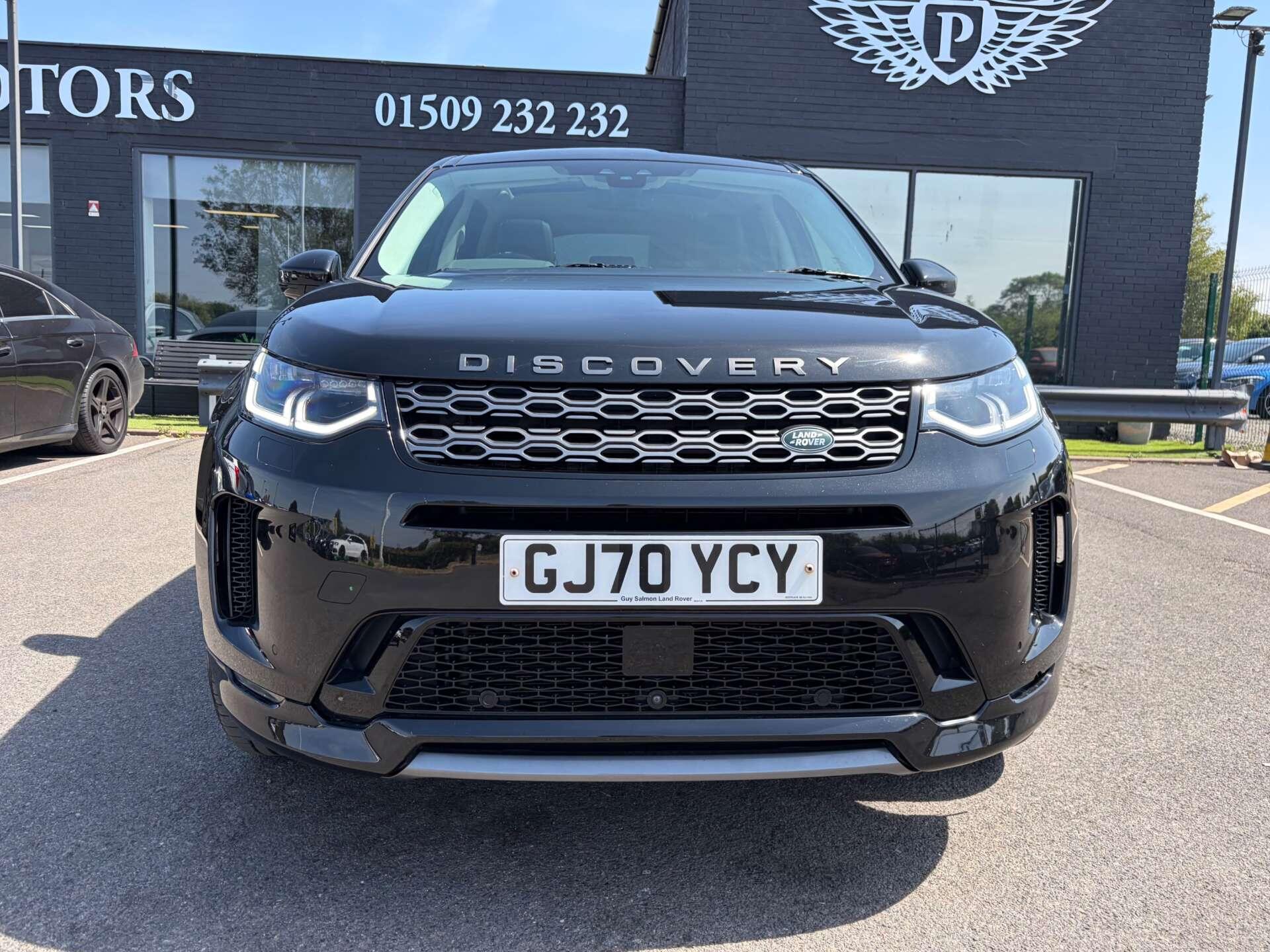 Land Rover Discovery Sport view 3