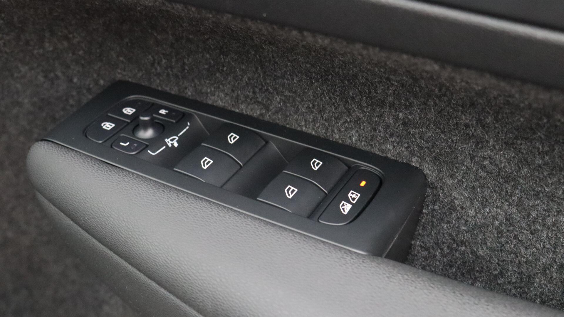 Volvo XC40 view 22