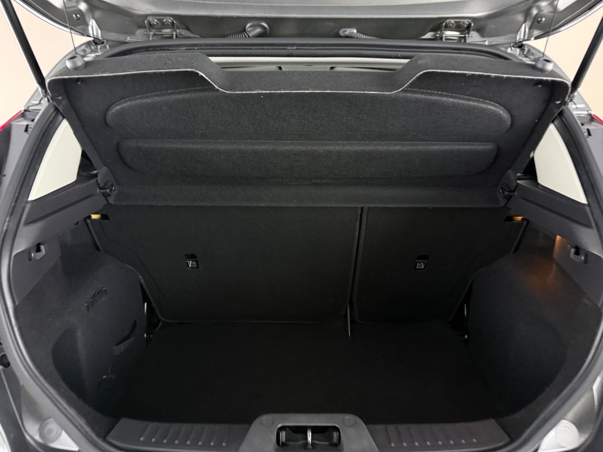 Ford Fiesta view 9