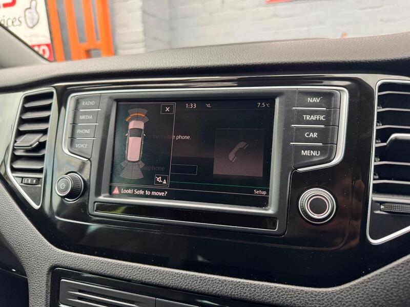 Volkswagen Golf SV view 24