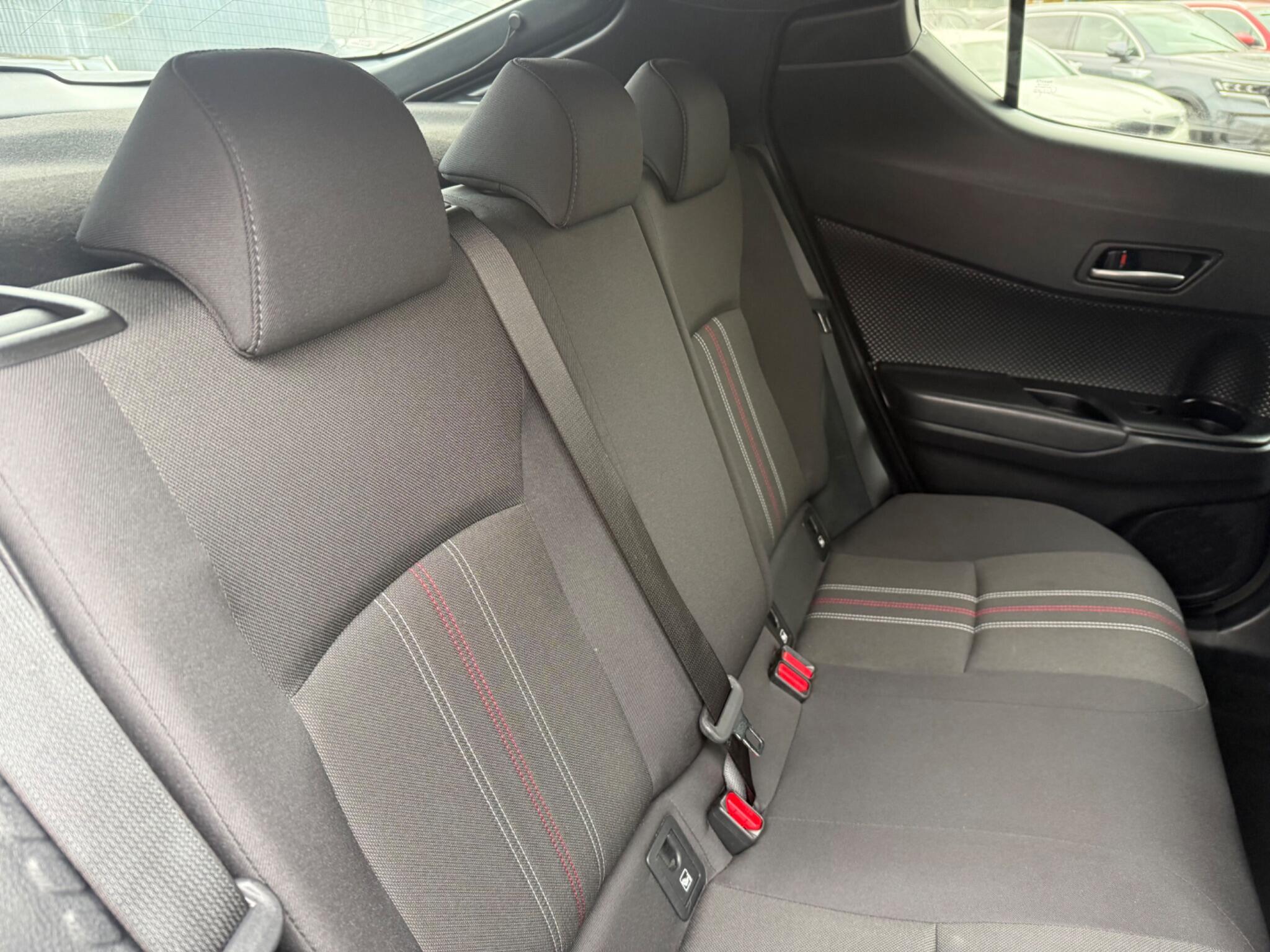 Toyota C-HR view 16