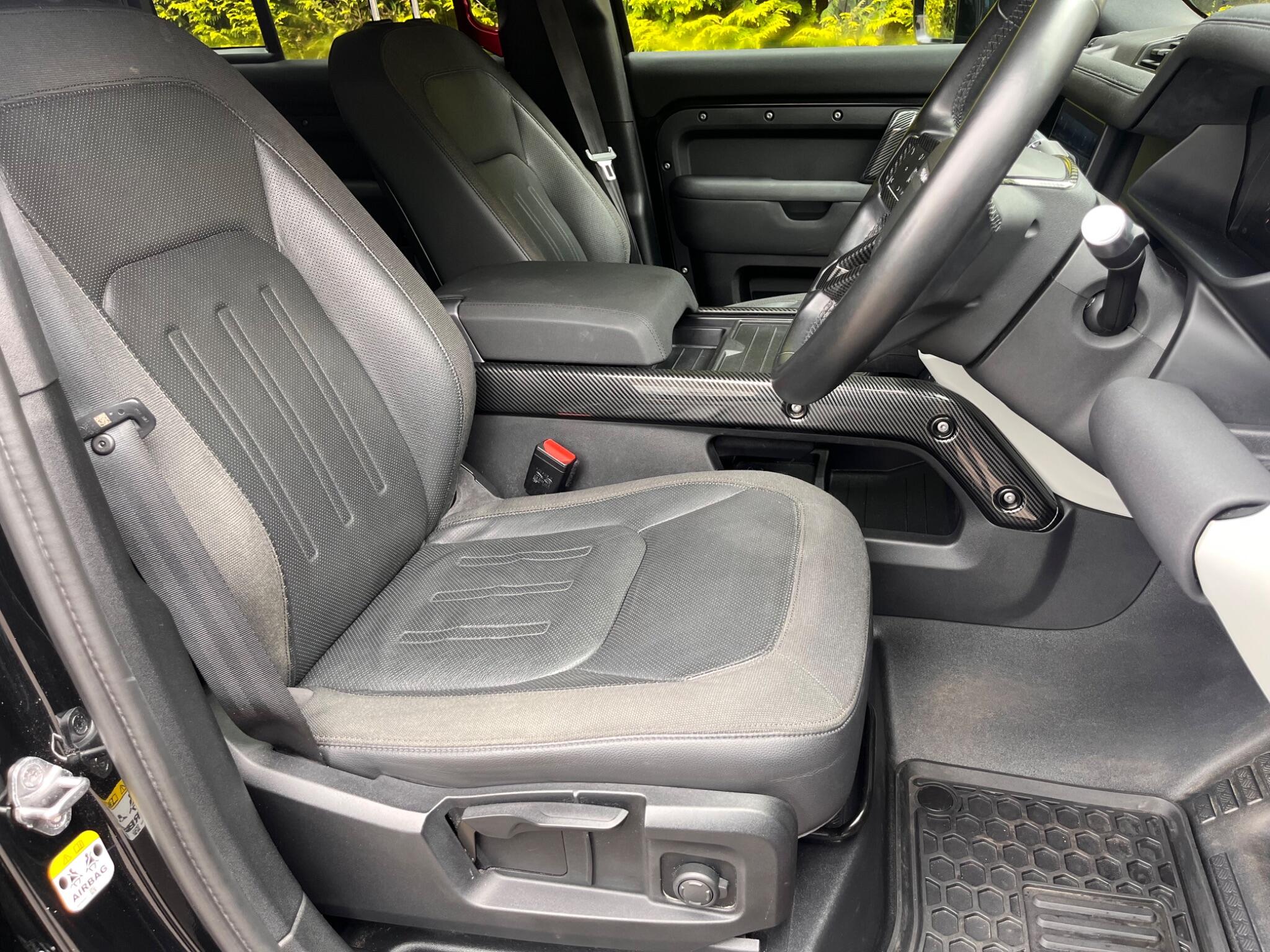 Land Rover Defender view 26